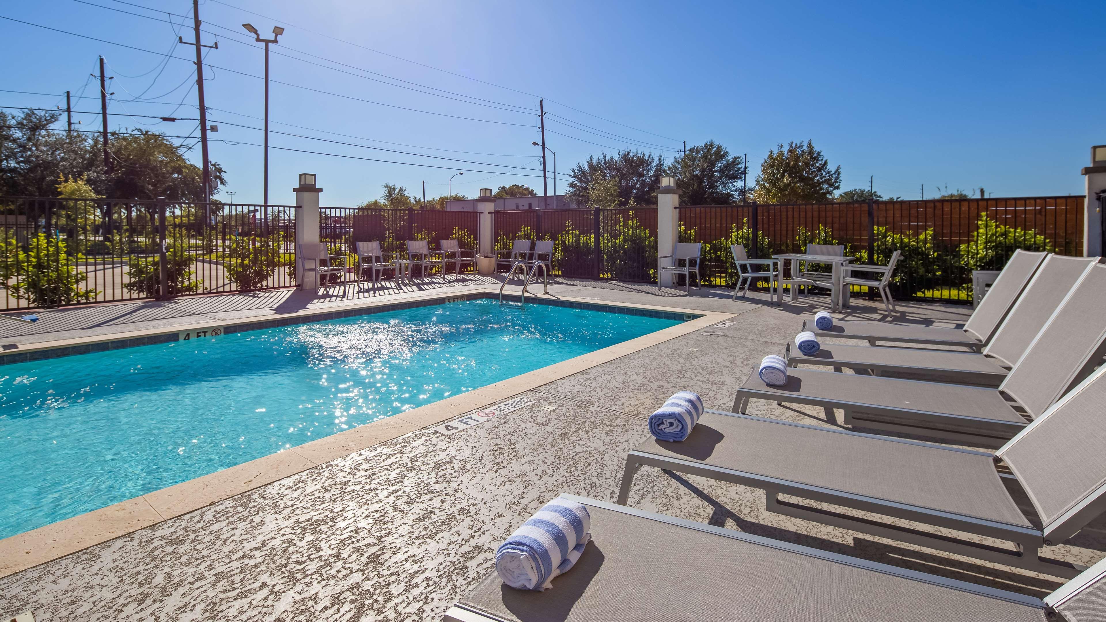 Best Western Plus Houston I-45 North Inn & Suites — photo 5