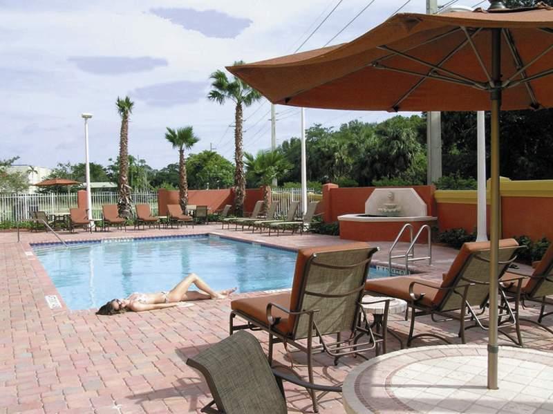 Holiday Inn Express Ft. Lauderdale Airport/Cruise — photo 3