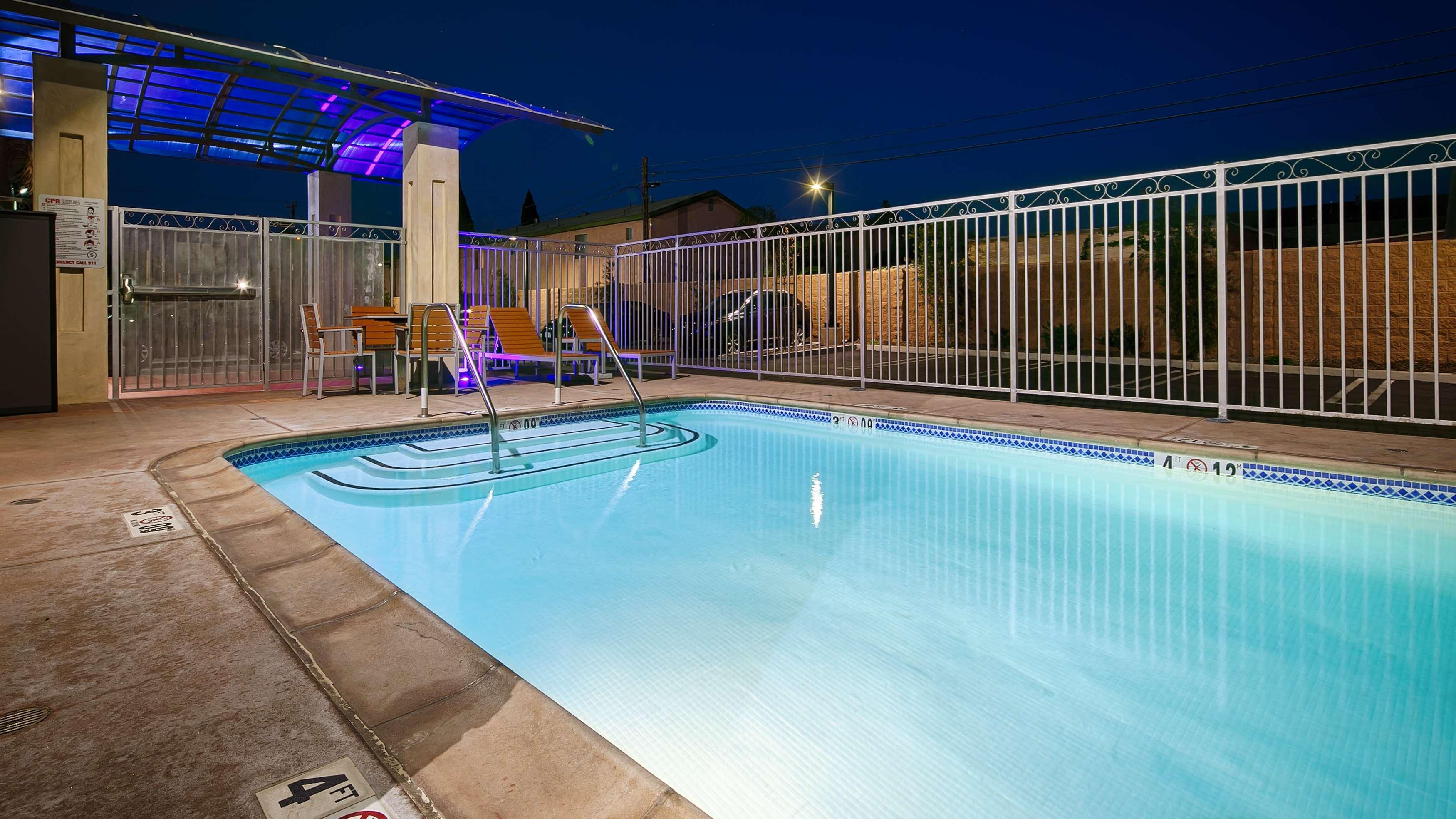 Best Western Plus Gardena Inn & Suites — photo 4