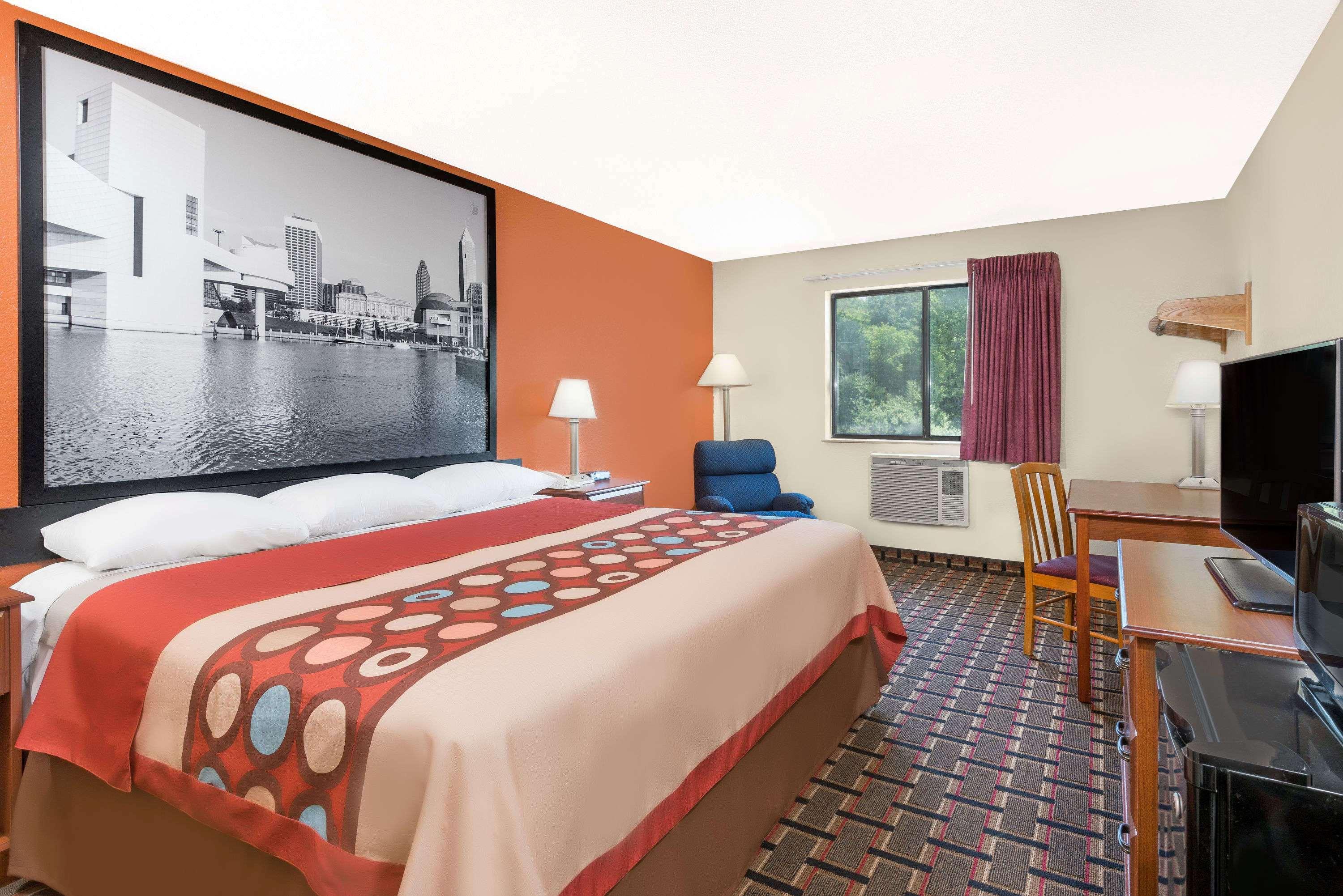 Super 8 by Wyndham Kent/Akron Area — photo 3