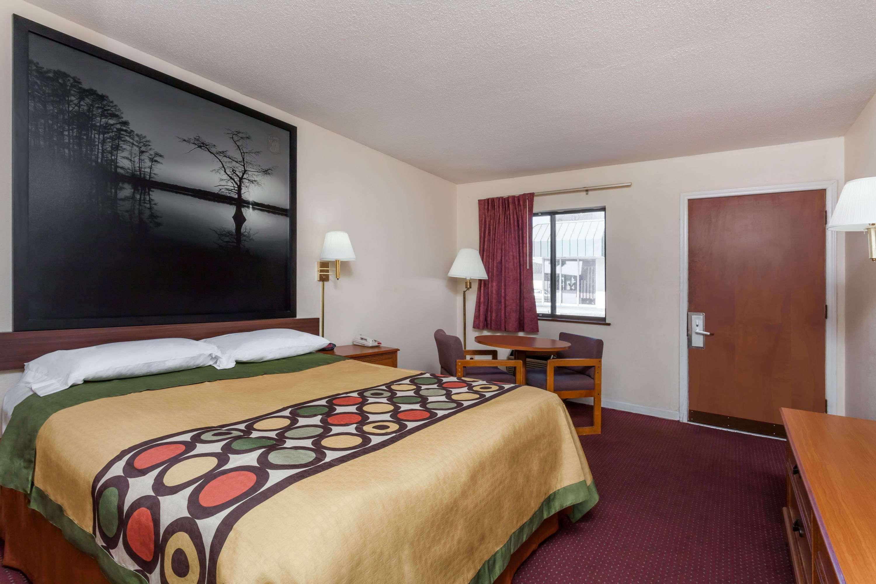 Super 8 by Wyndham Columbia/Ft. Jackson SC — photo 5