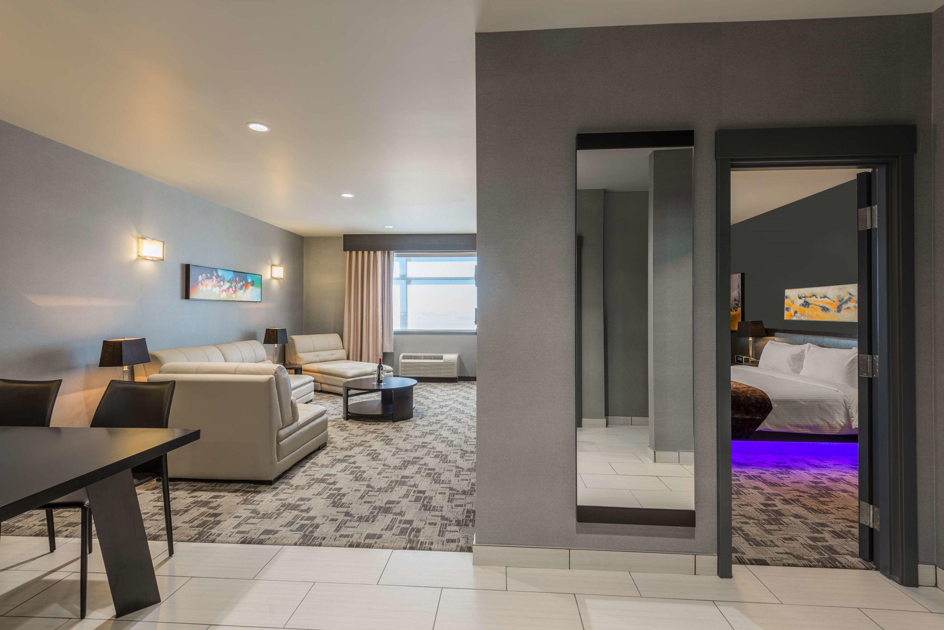 Applause Hotel Calgary Airport — photo 4