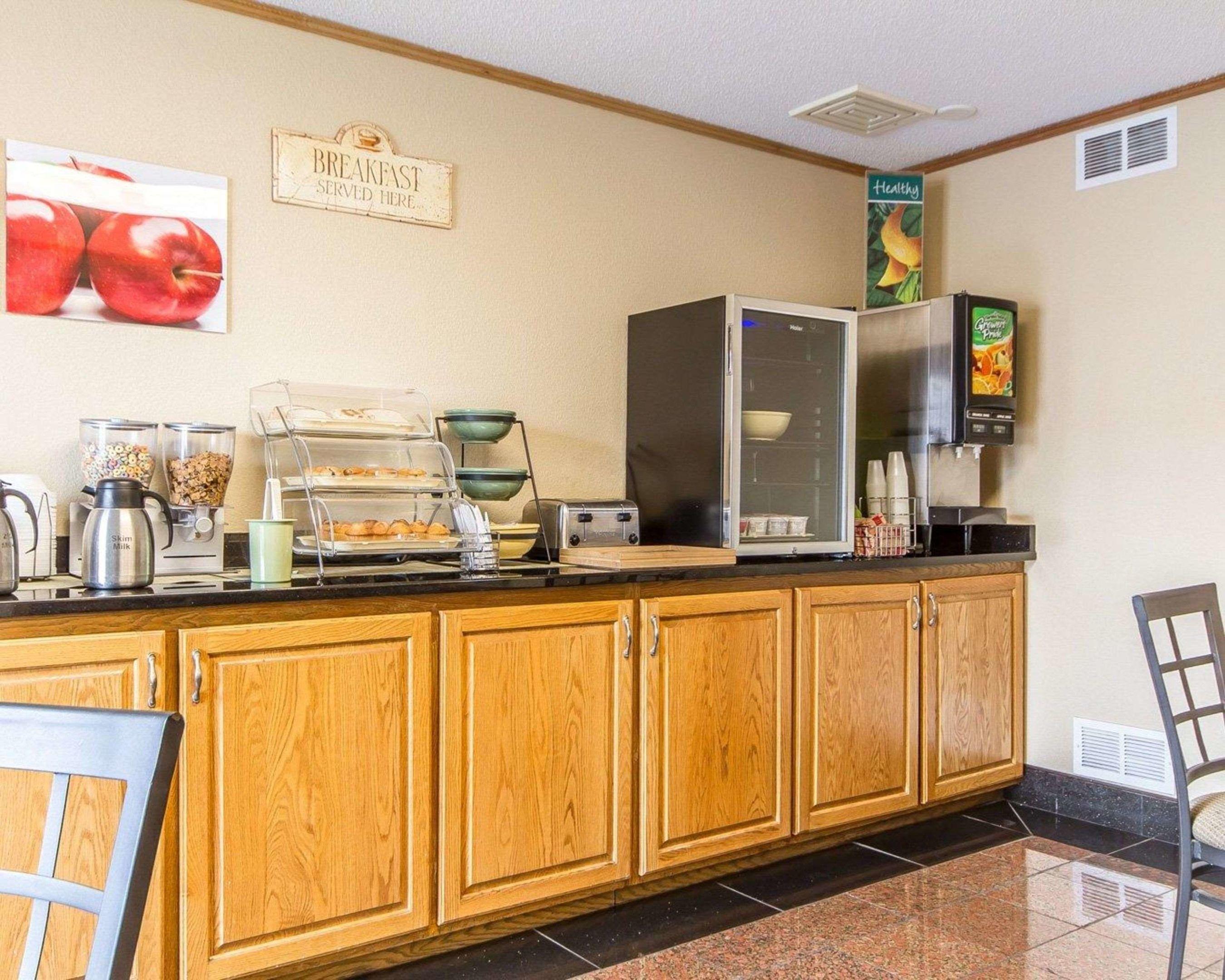 Quality Inn Reedsburg — photo 4