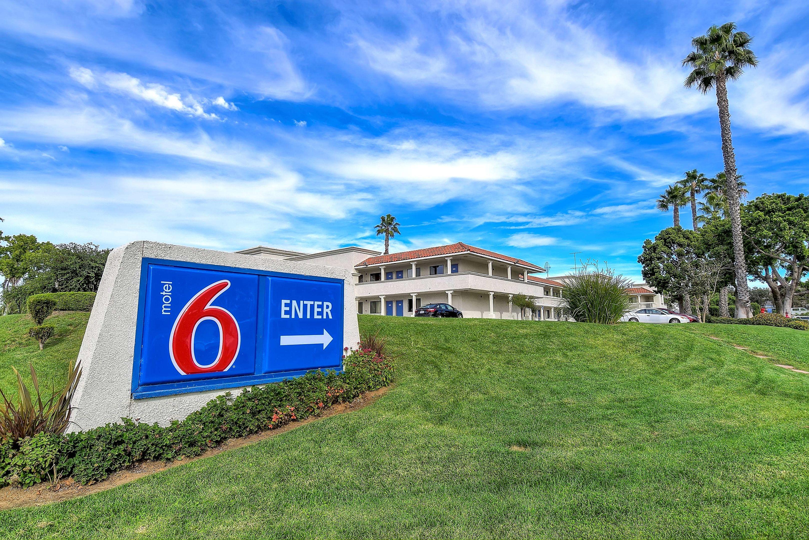 Motel 6 Carlsbad South — photo 4