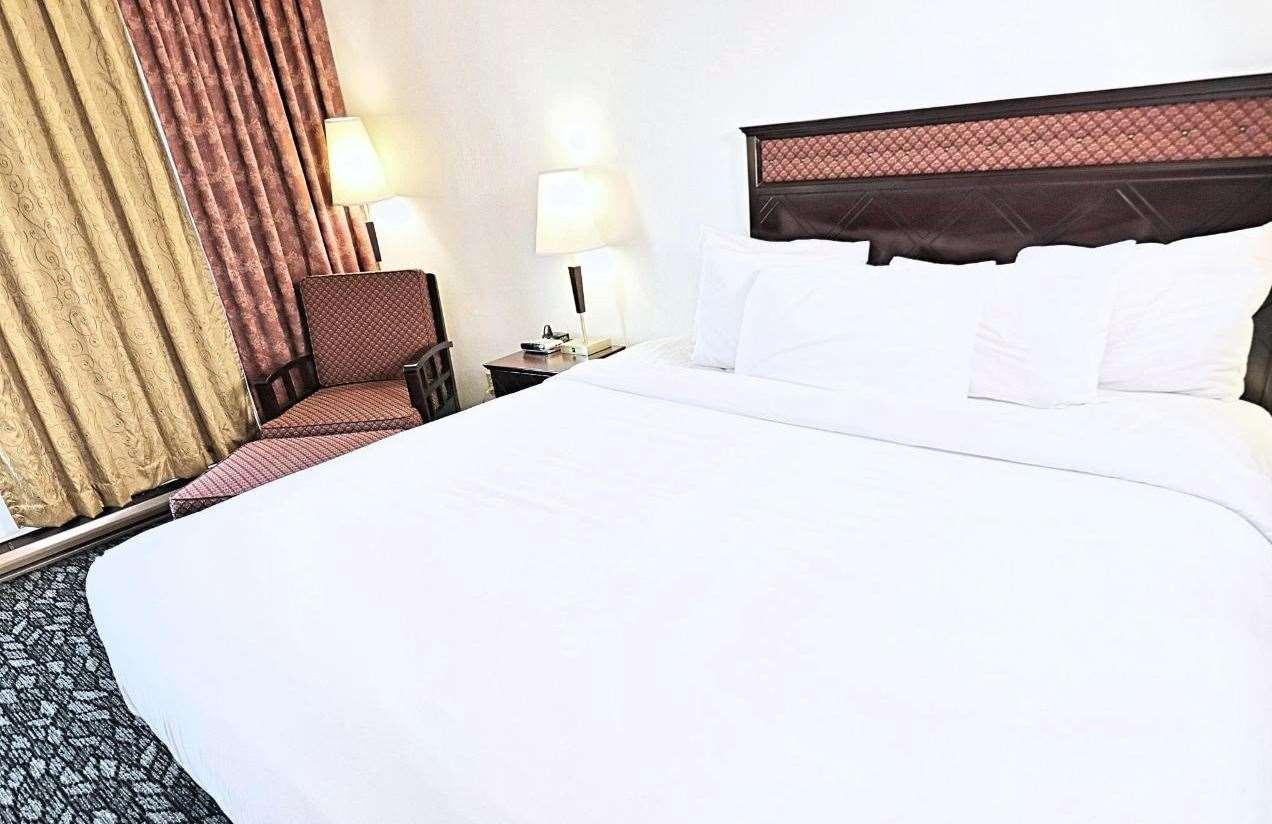 LeLux Hotel — photo 5