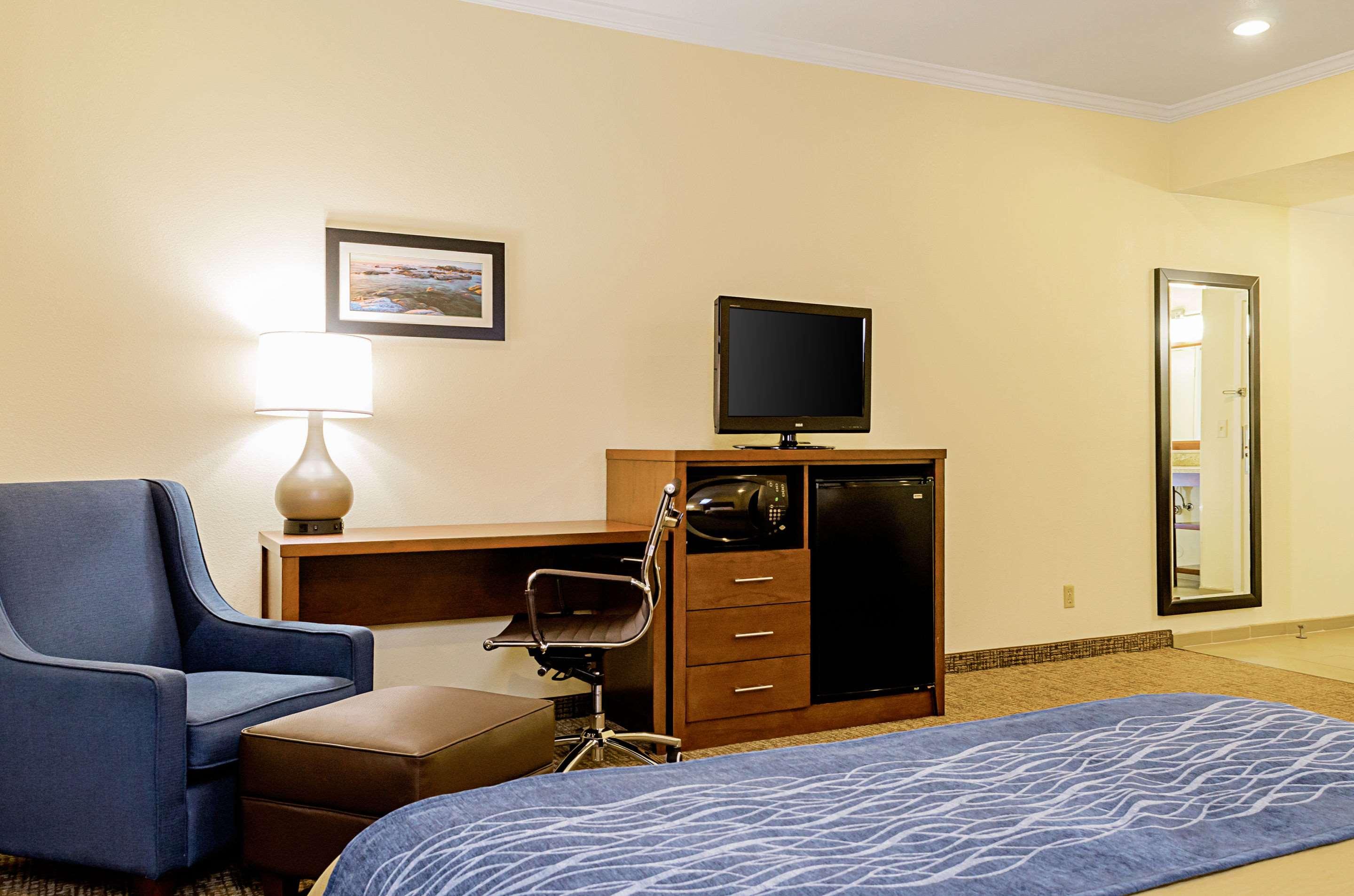 Comfort Inn Monterey Peninsula Airport — photo 5