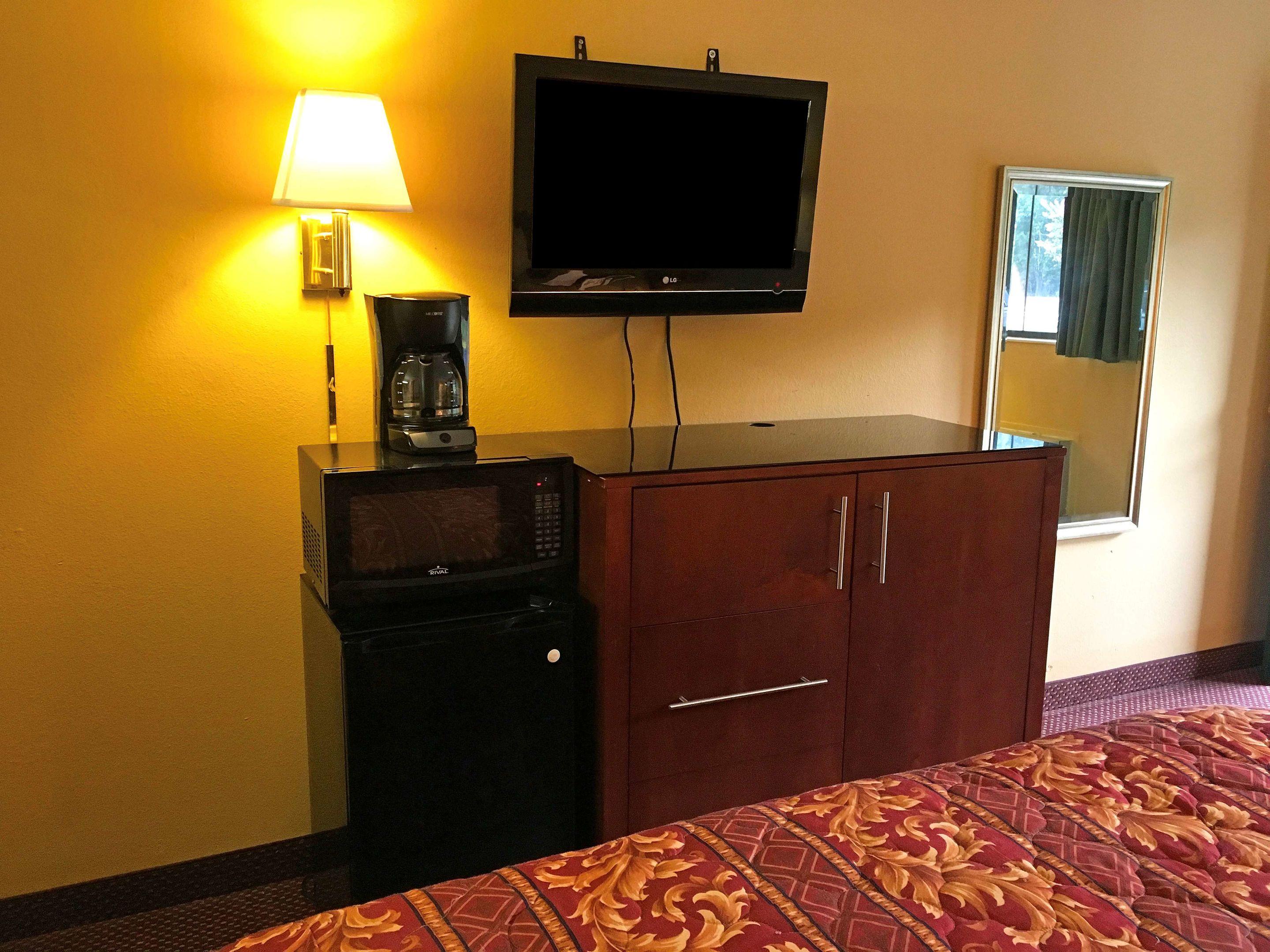 Americas Best Inn & Suites — photo 5