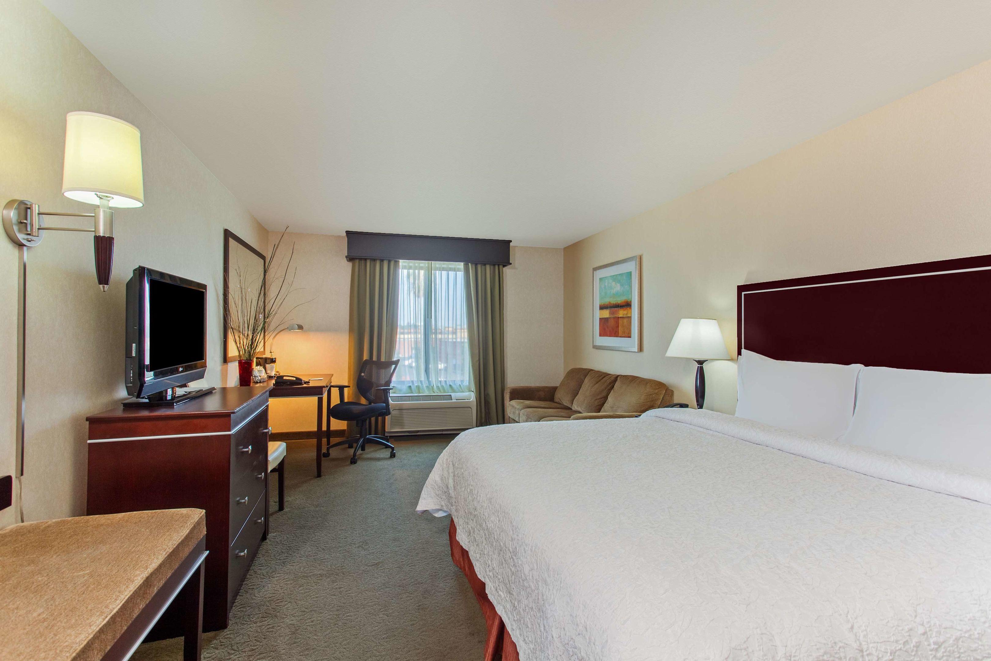 Hampton Inn & Suites Roseville — photo 5