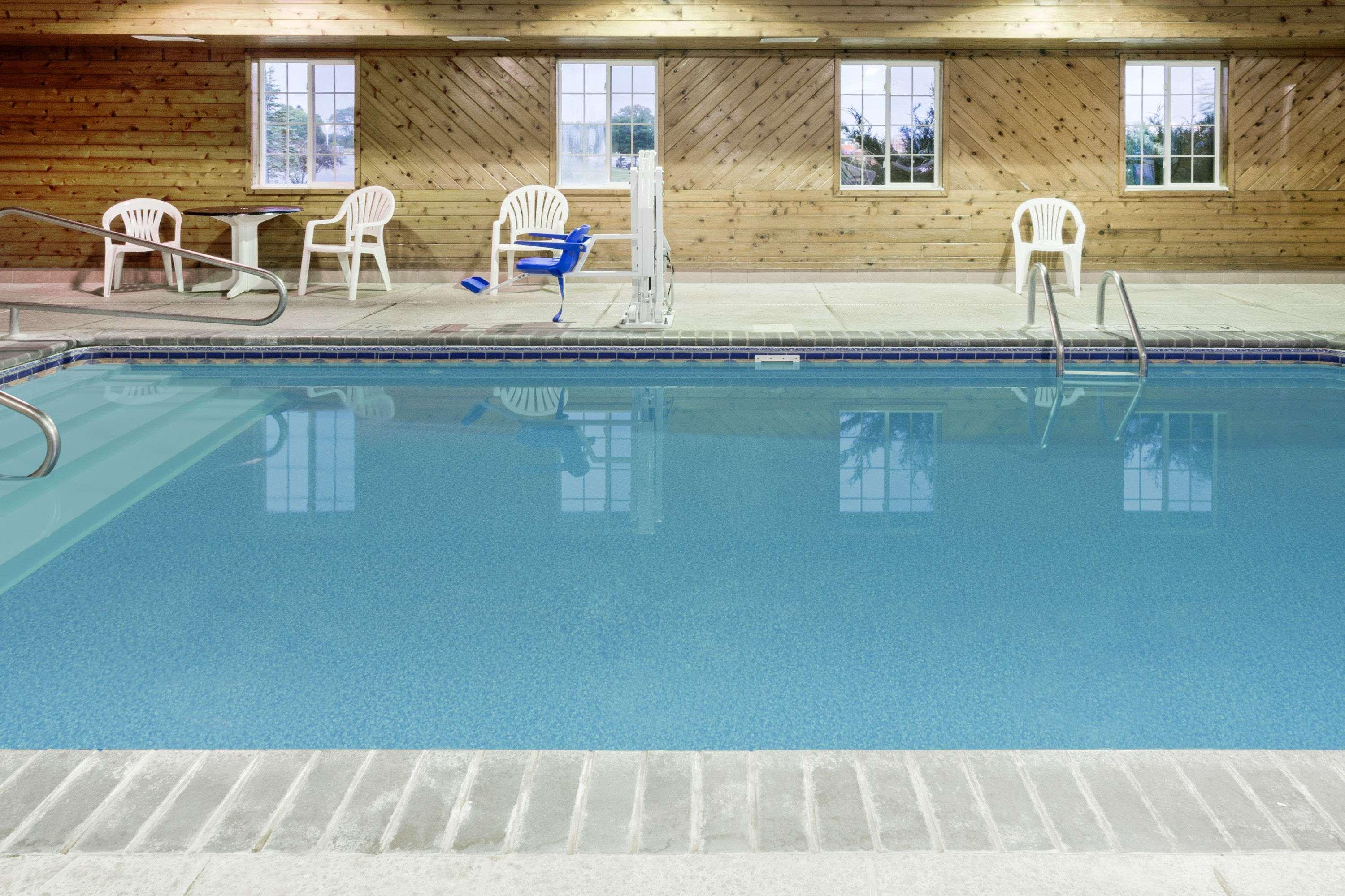 Super 8 by Wyndham Verona/Madison — photo 3