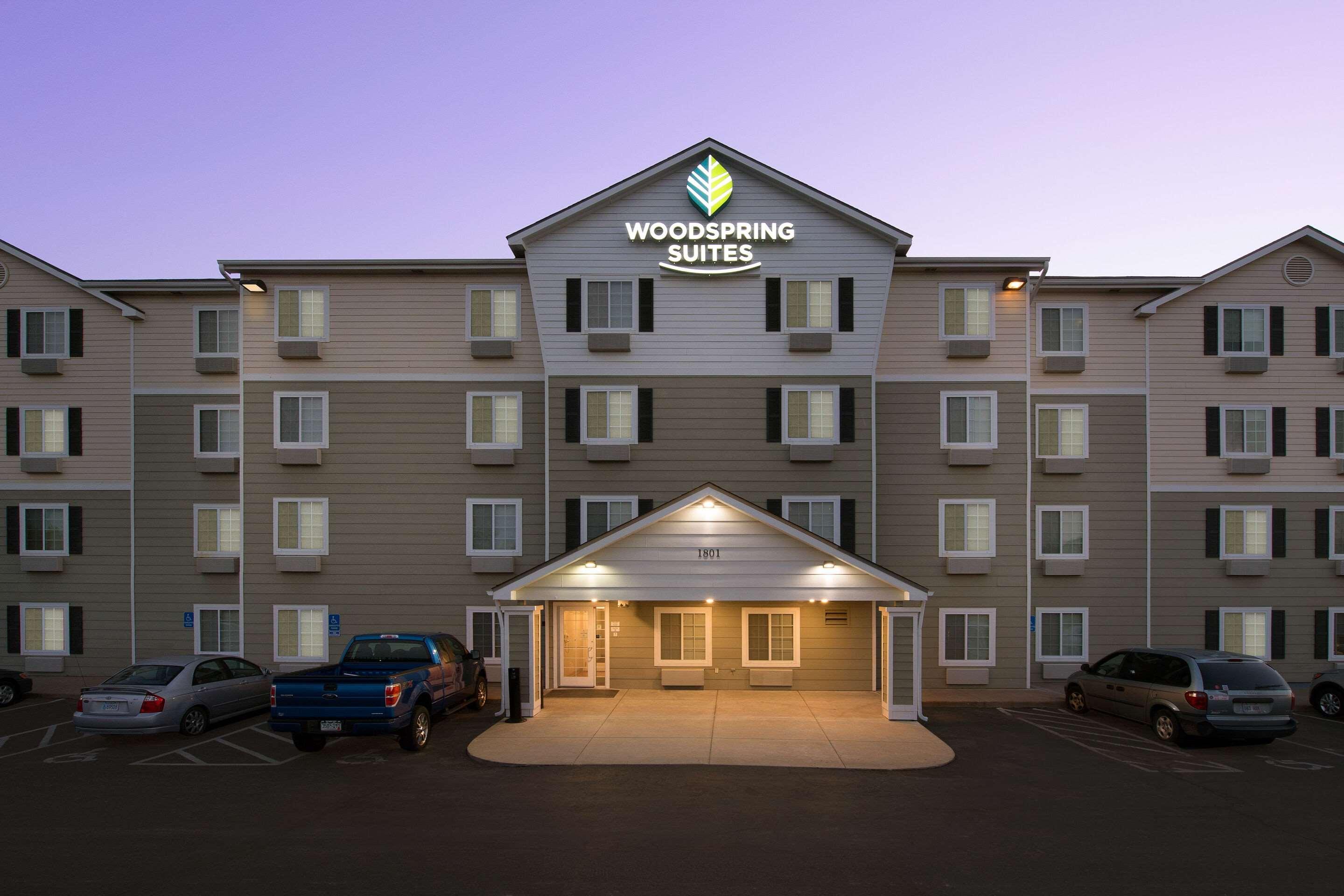 WoodSpring Suites Topeka — photo 4