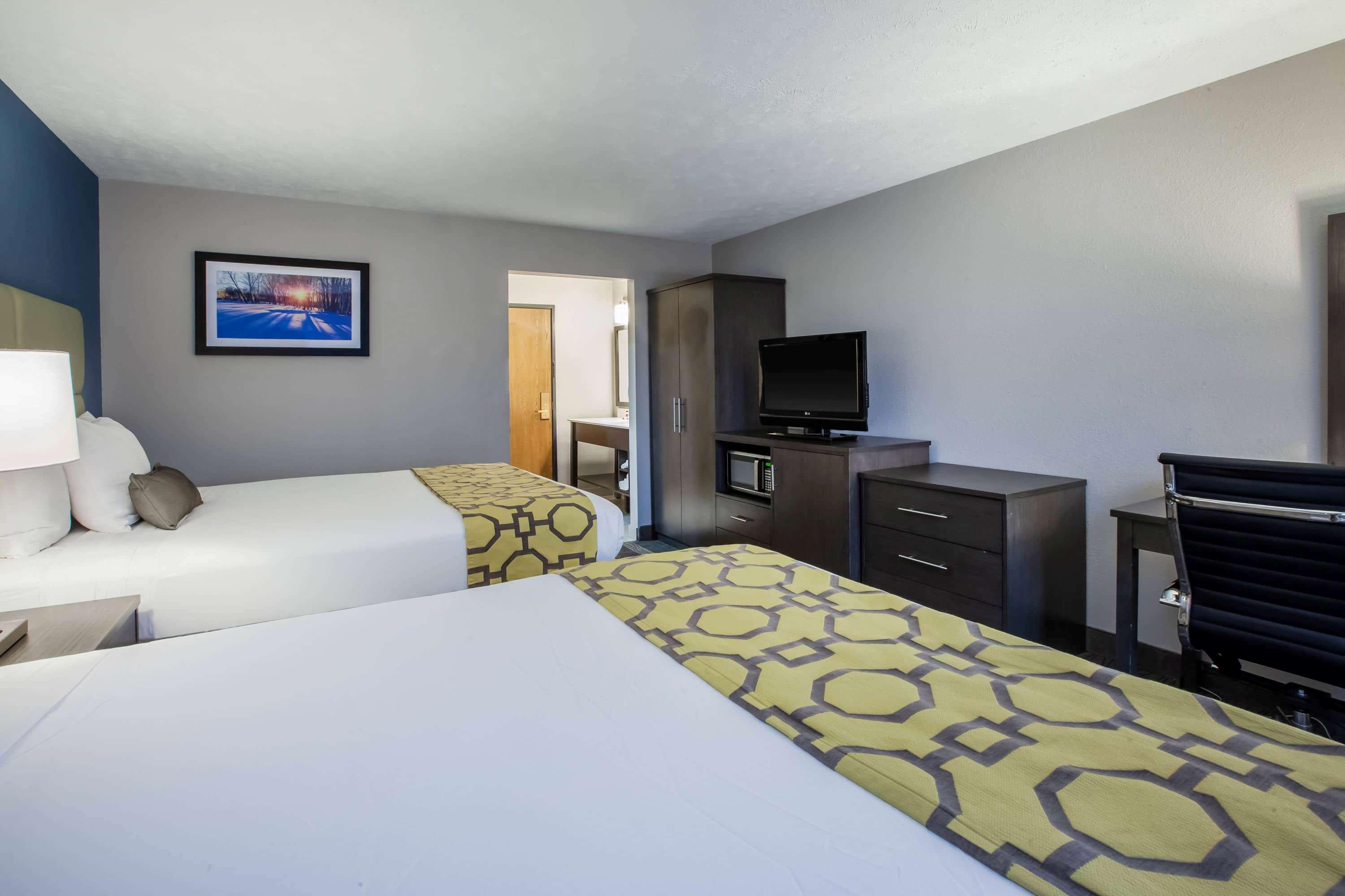 Baymont Inn & Suites Traverse City — photo 5