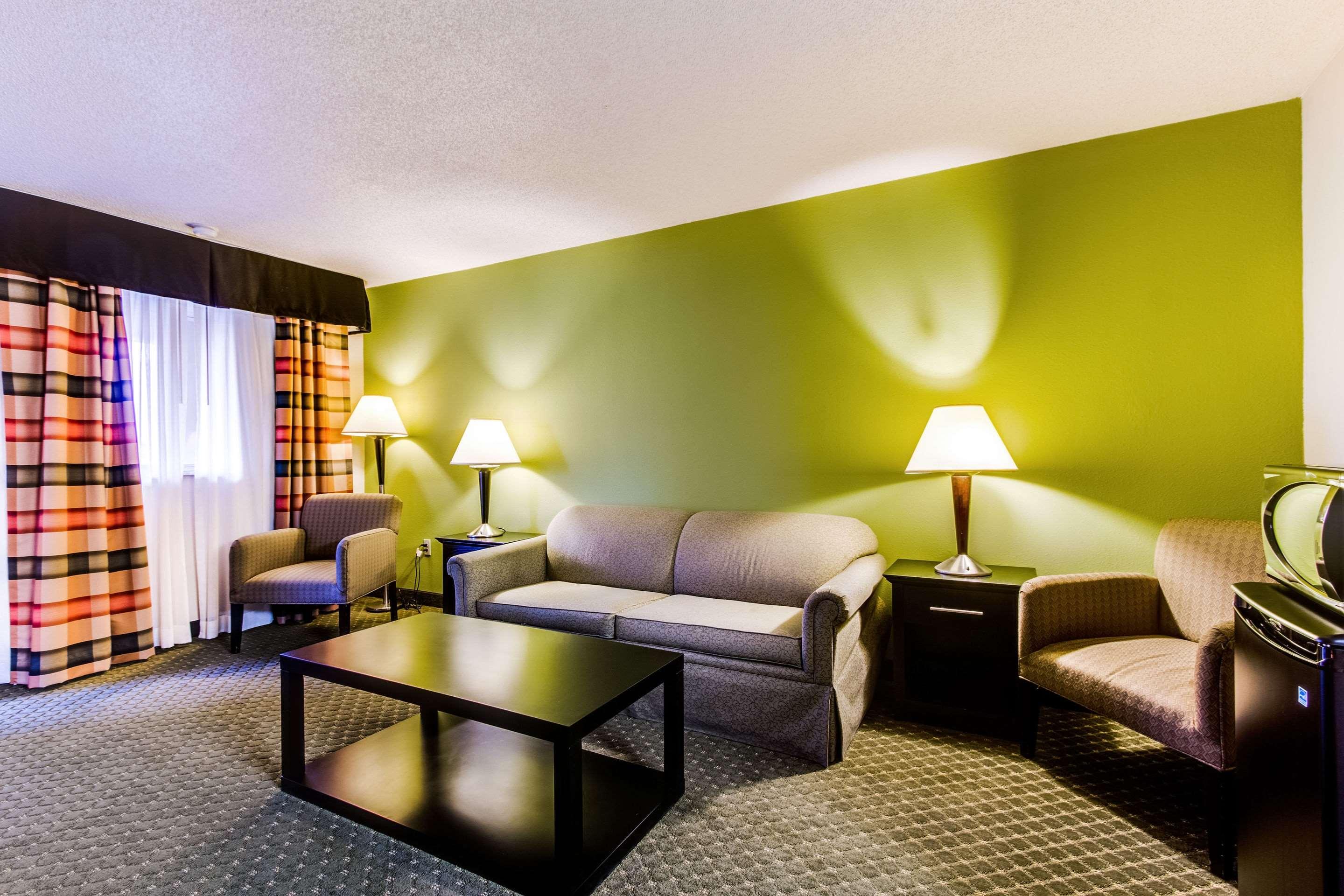 Quality Inn & Suites Moline - Quad Cities — photo 4