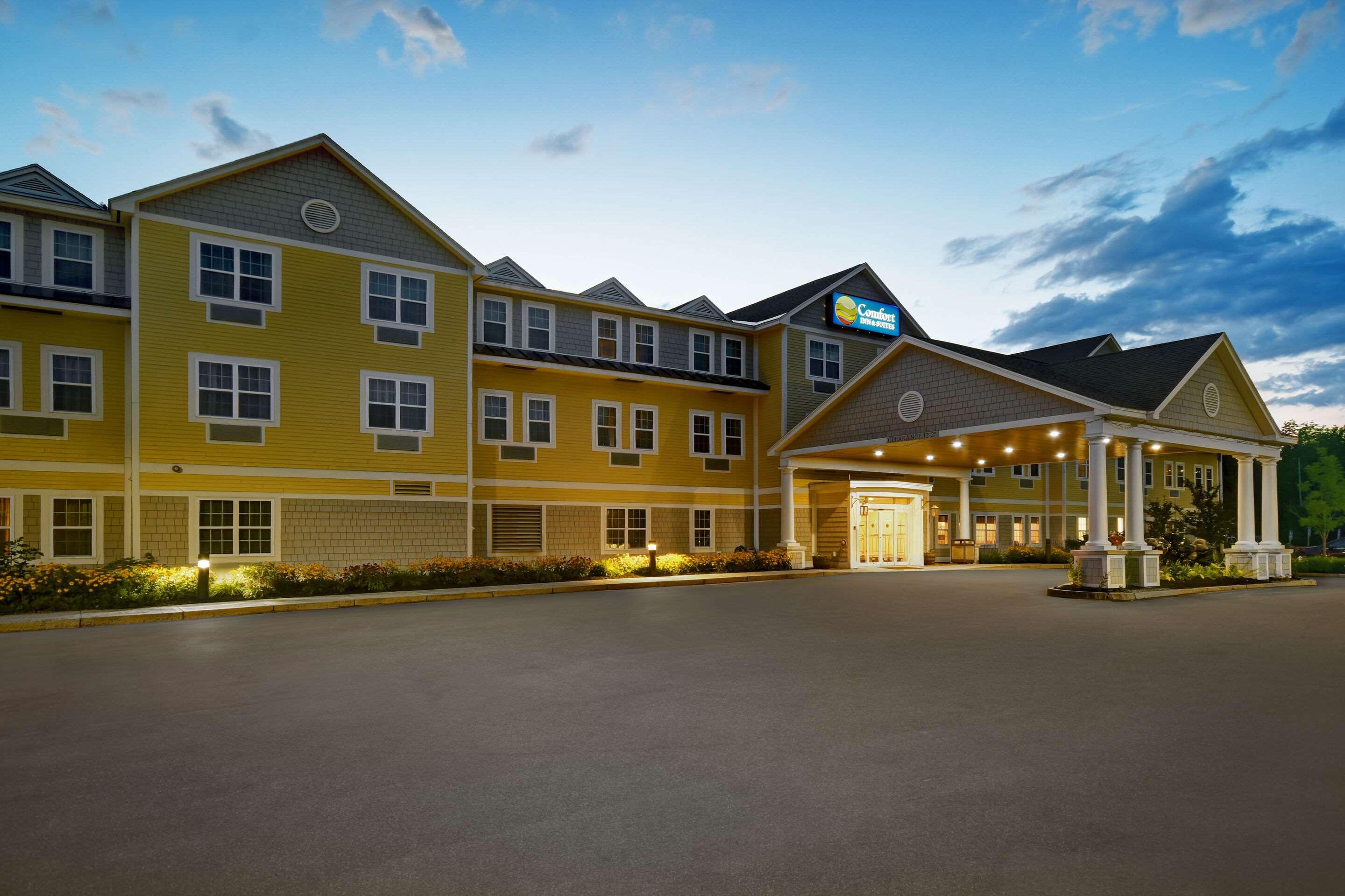 Comfort Inn & Suites — photo 4