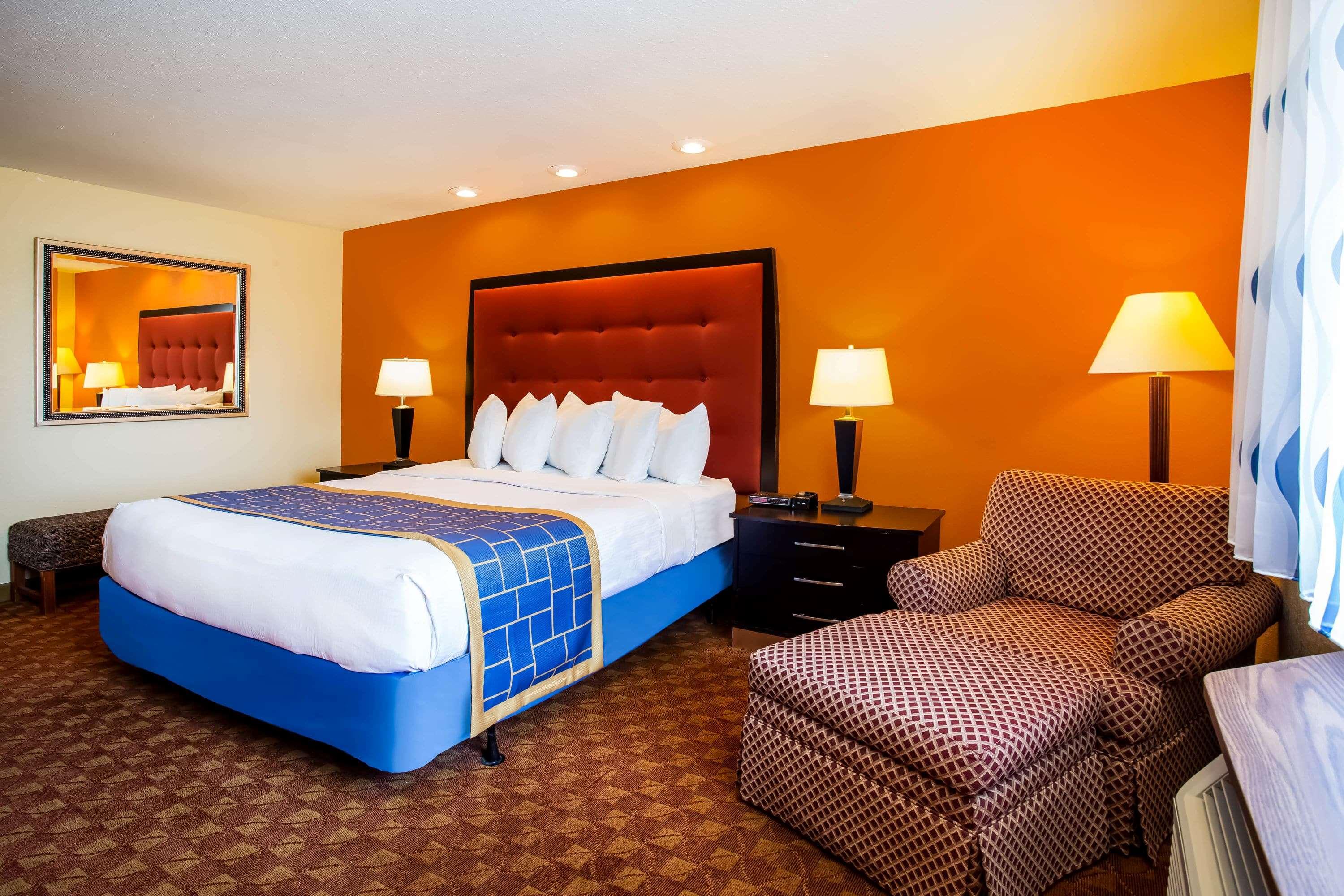 Days Inn & Suites by Wyndham Stevens Point — photo 4
