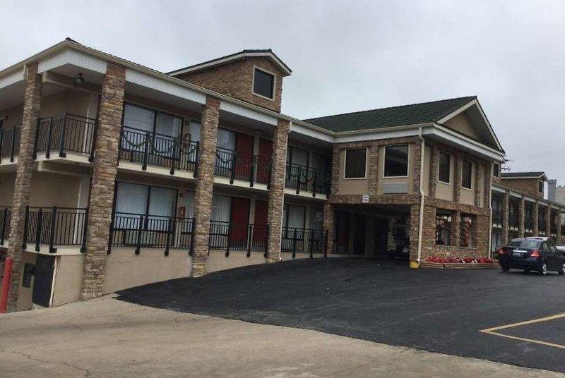 Baymont by Wyndham Branson Theatre District — photo 3