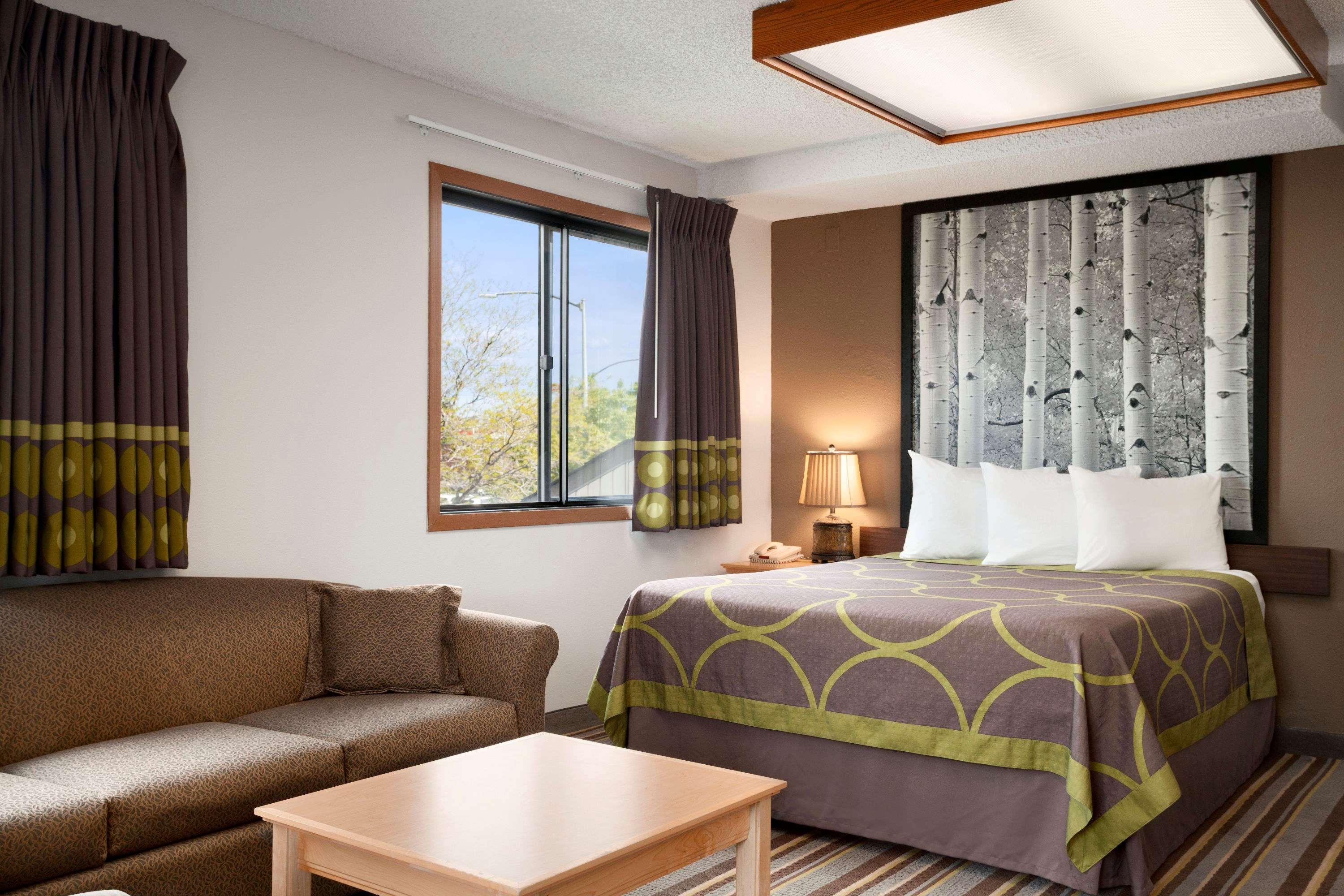 Super 8 by Wyndham Westminster Denver North — photo 4