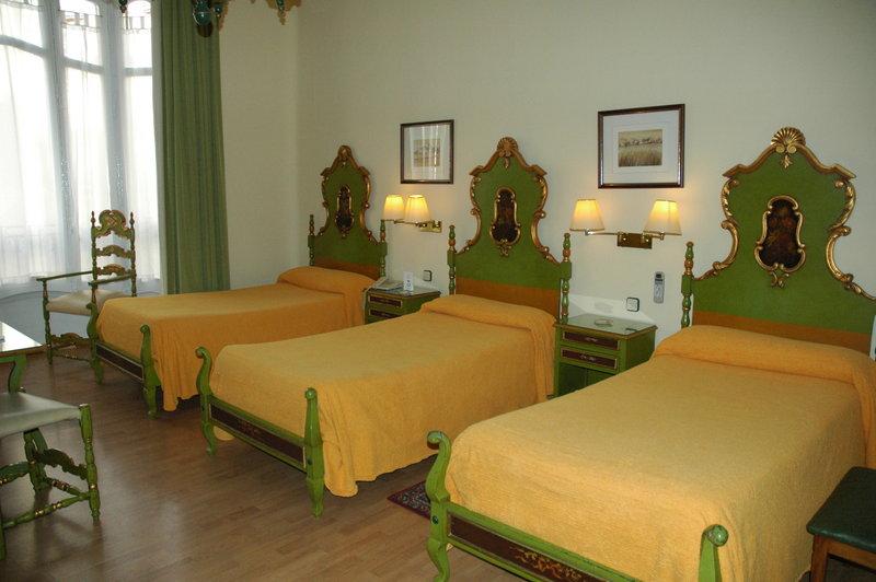 Mesón Castilla Atiram Hotel — photo 5