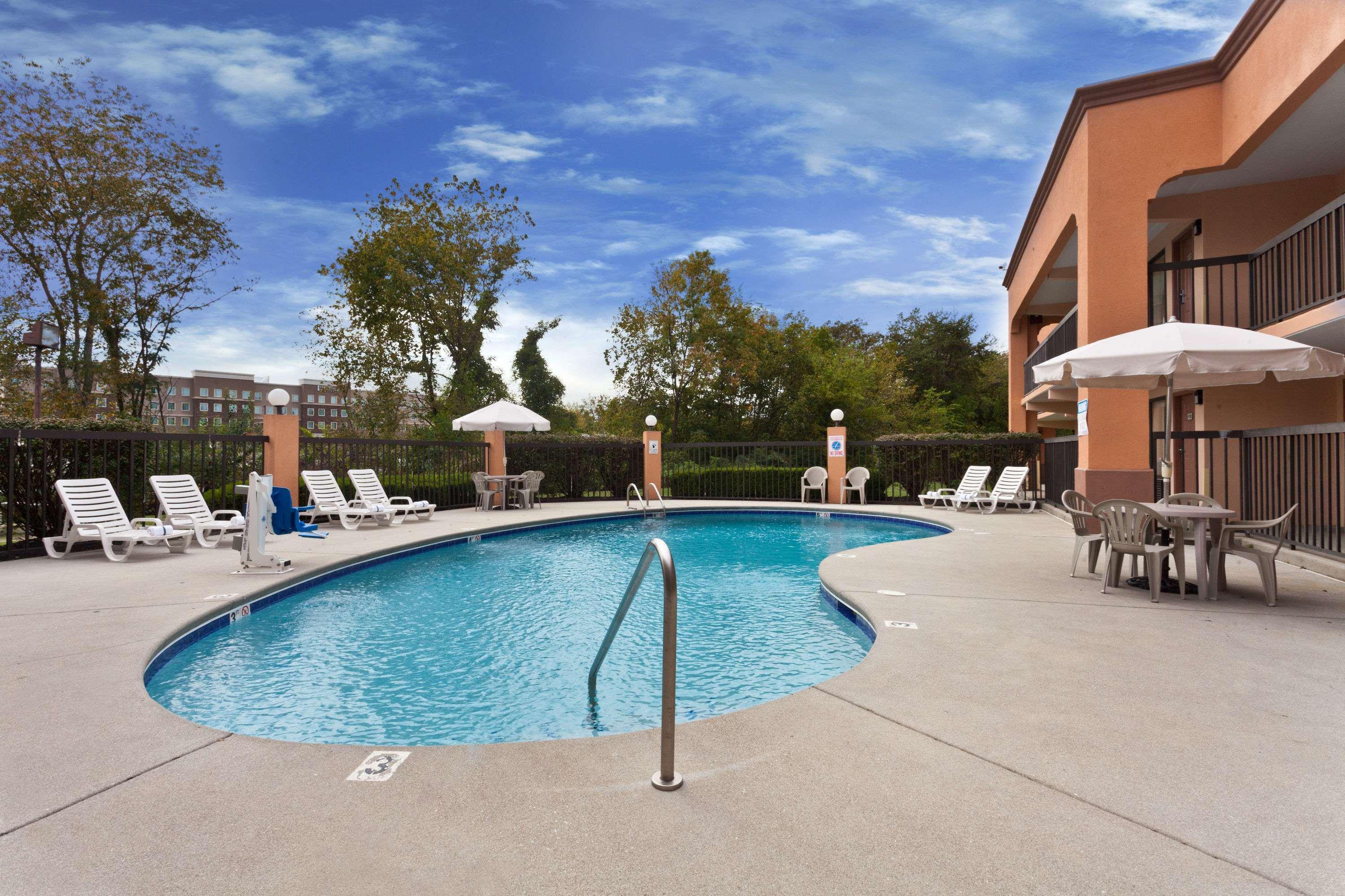 Super 8 by Wyndham Knoxville West/Farragut — photo 3