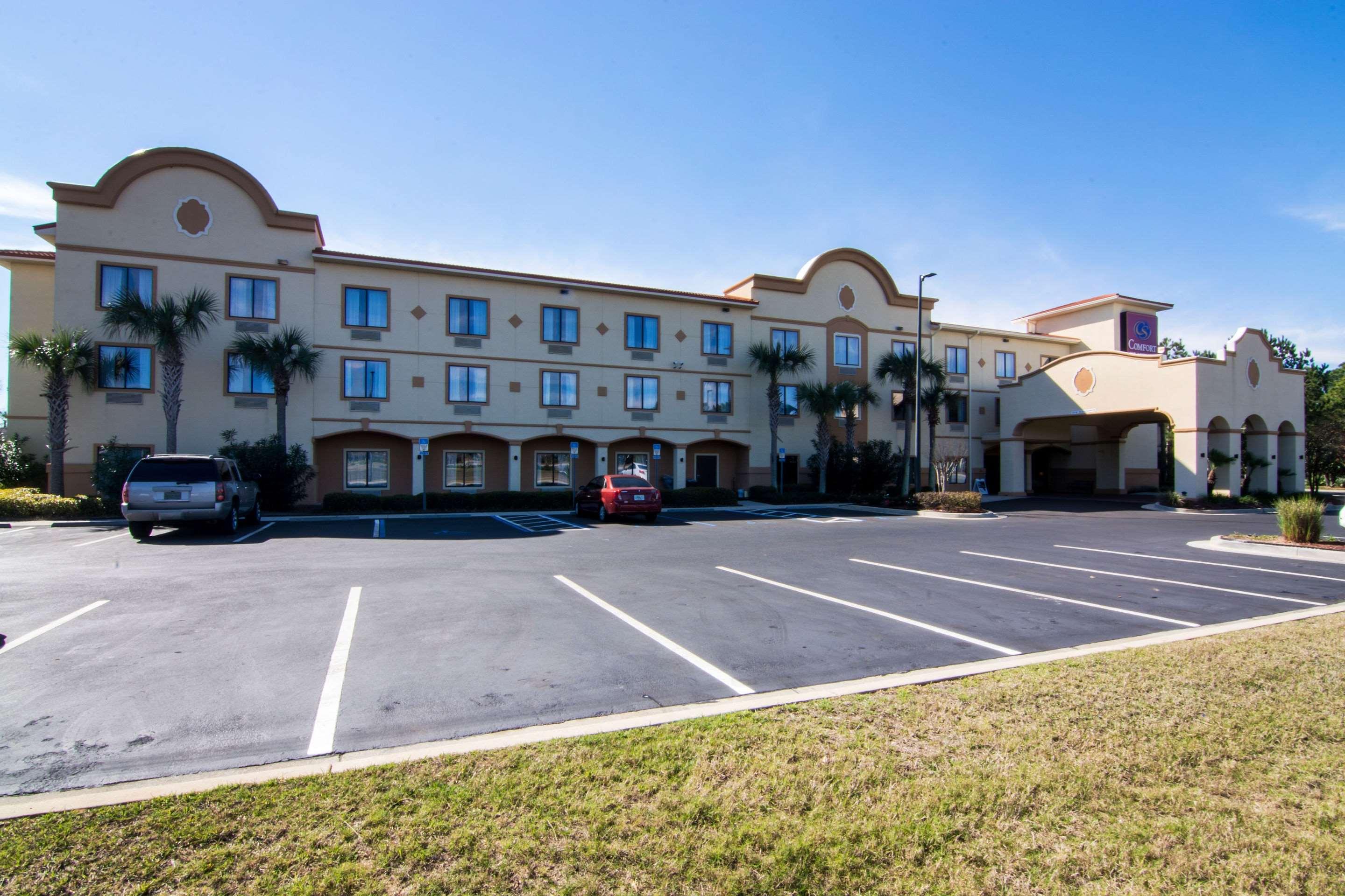 Comfort Suites — photo 4