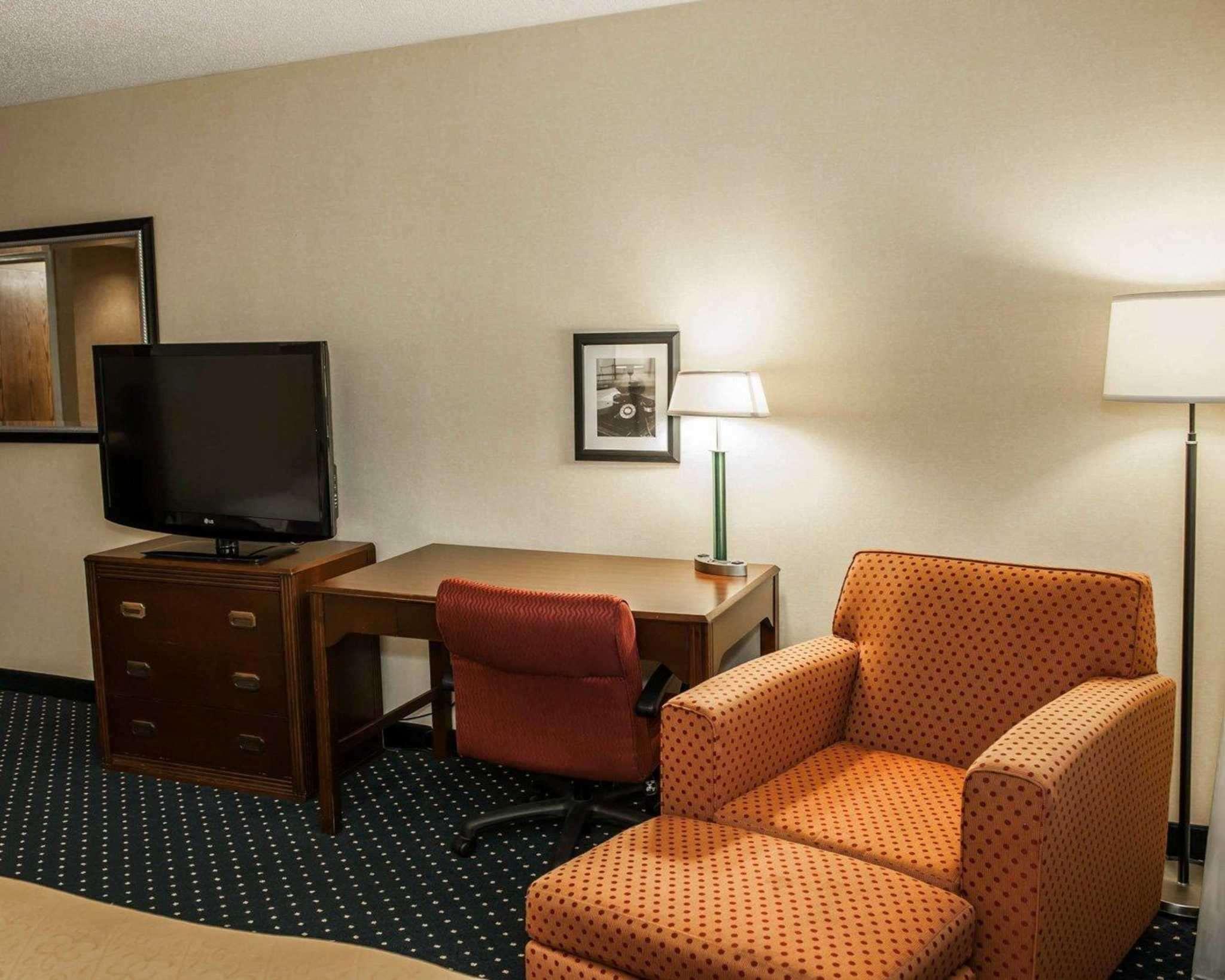 Quality Inn & Suites — photo 3