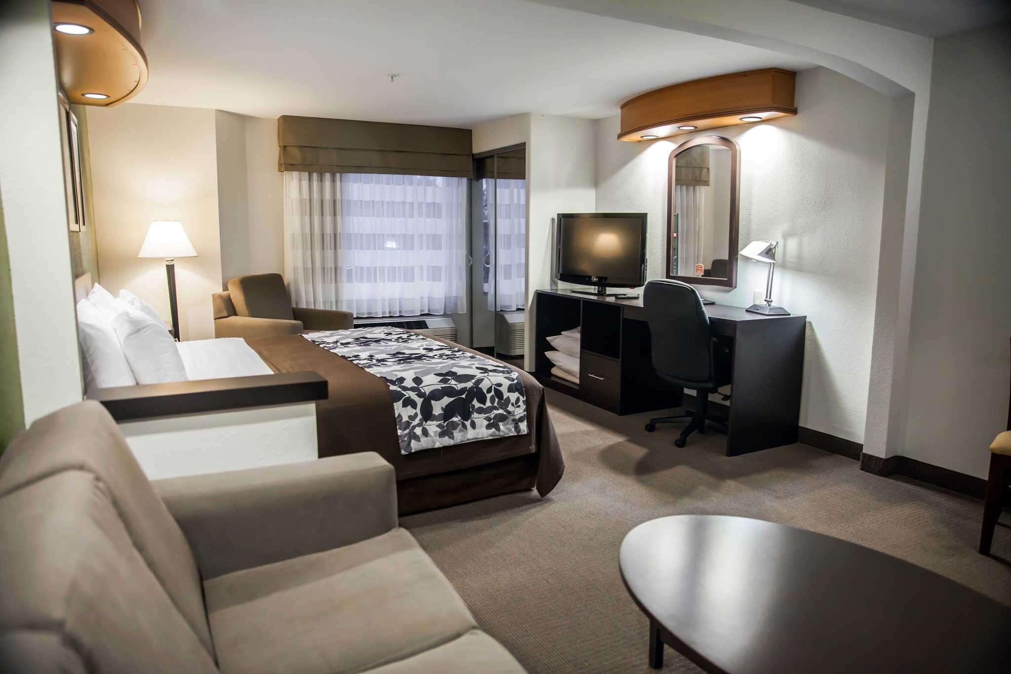 Sleep Inn & Suites — photo 4