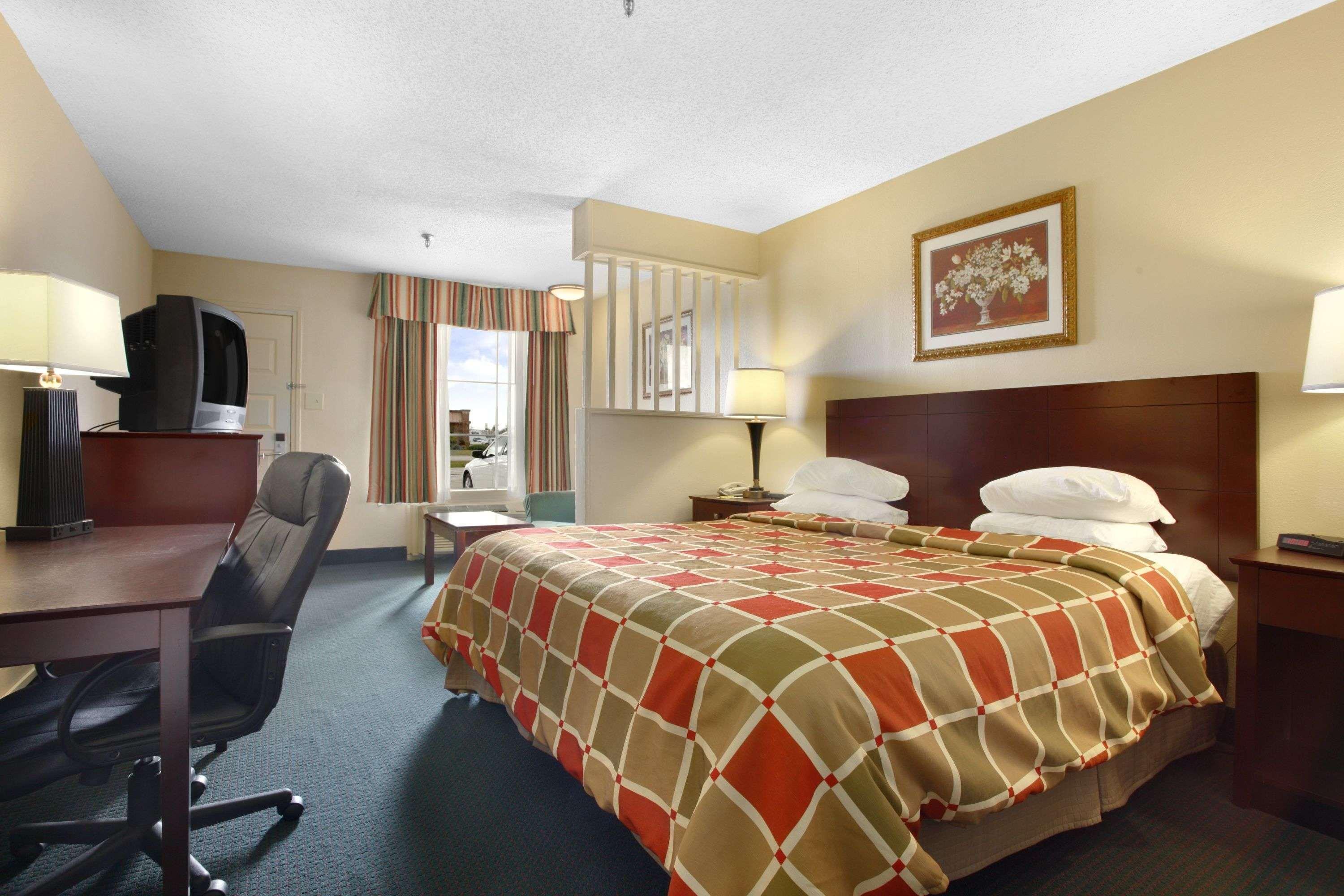Super 8 by Wyndham New Iberia — photo 3