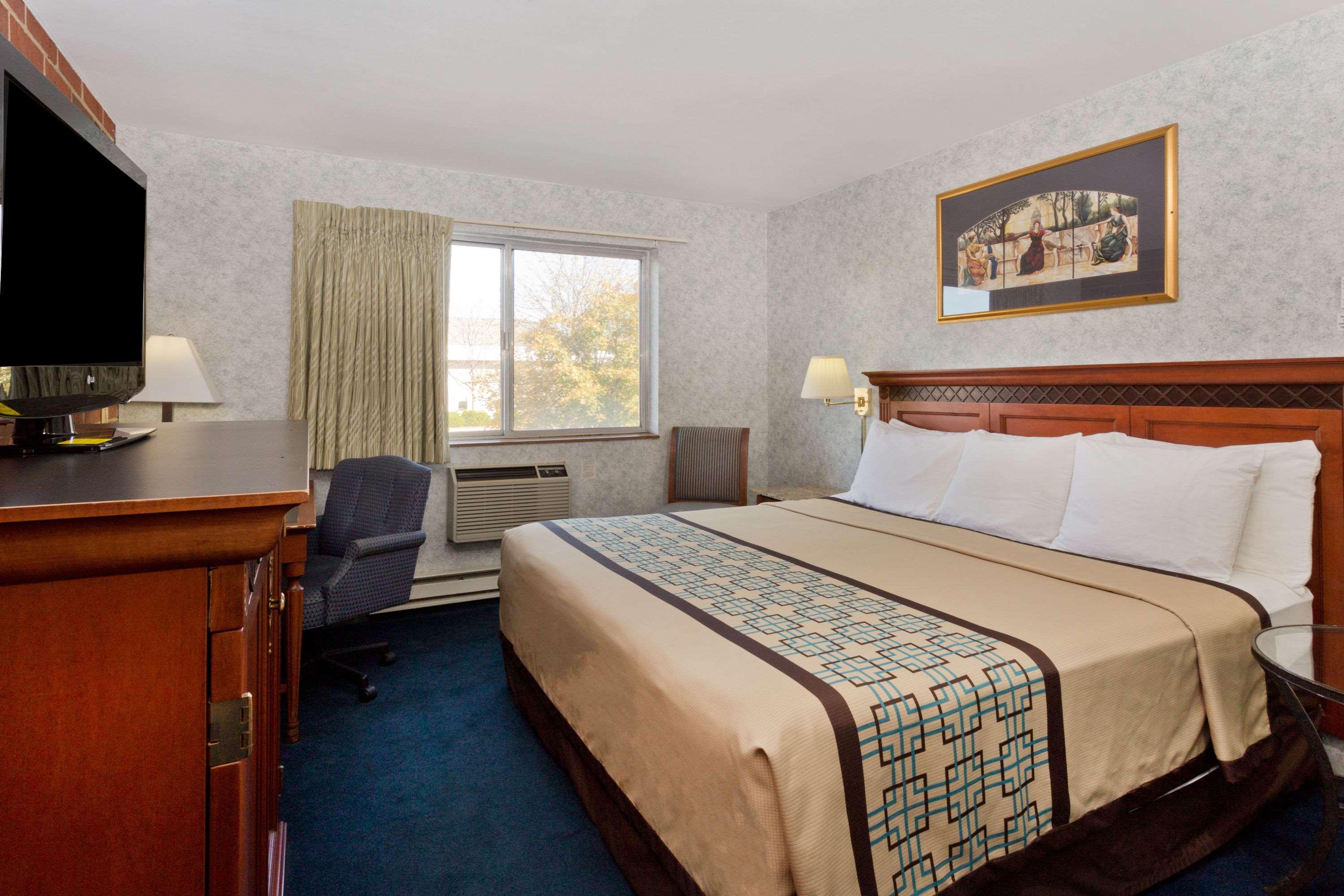 Days Inn by Wyndham Rockford — photo 4