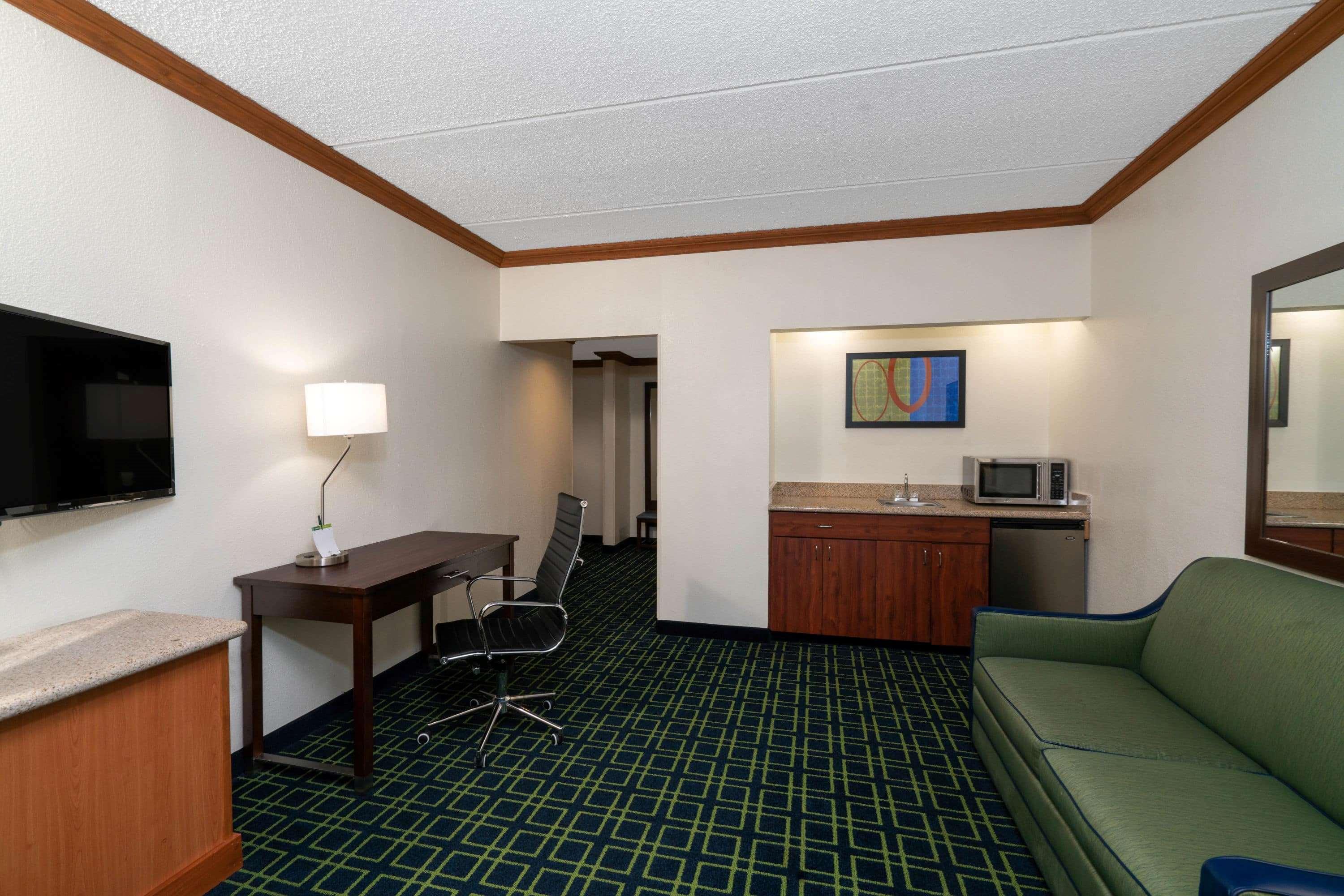 Wingate by Wyndham Fletcher at Asheville Airport — photo 5
