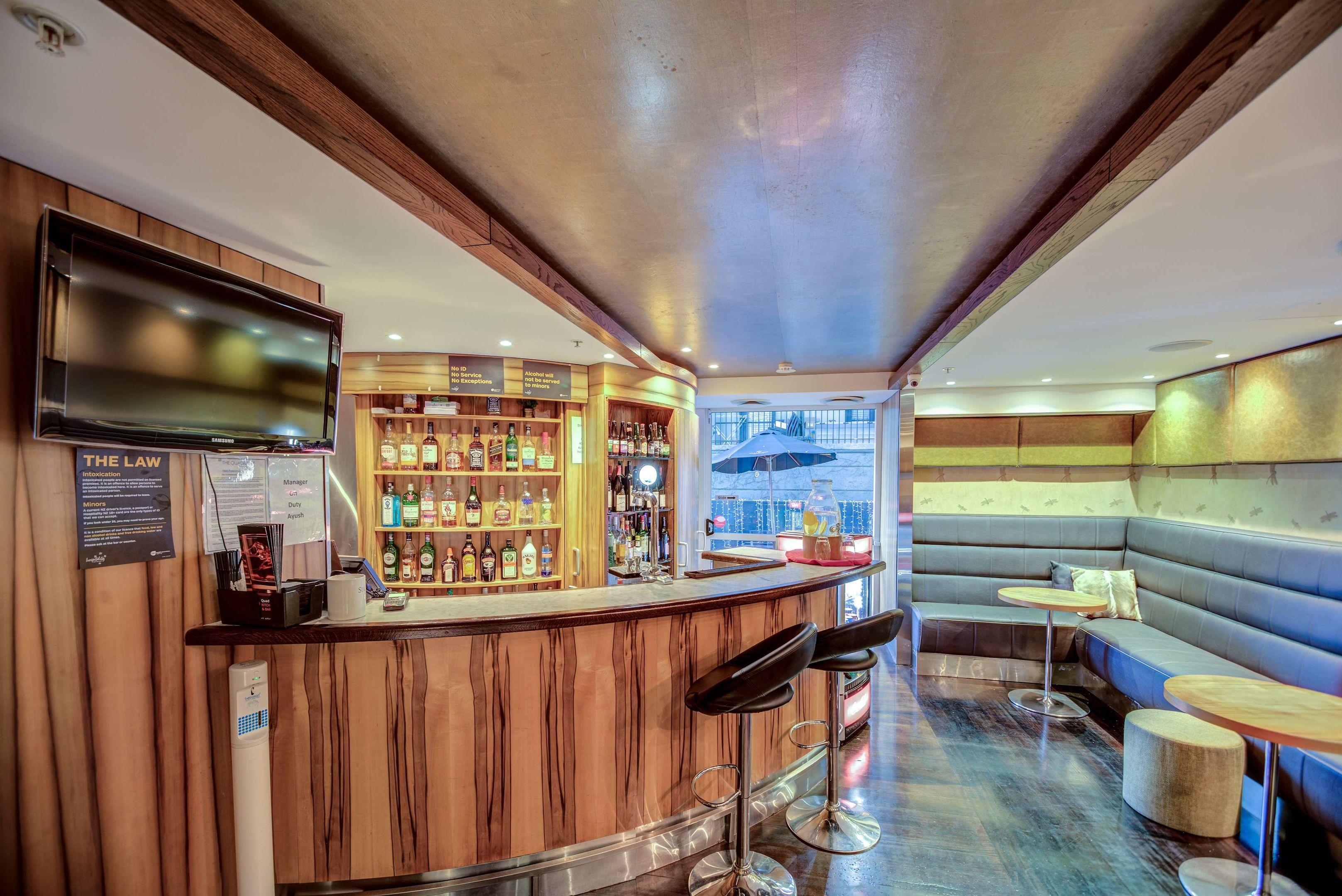 Quadrant Hotel & Suites — photo 5