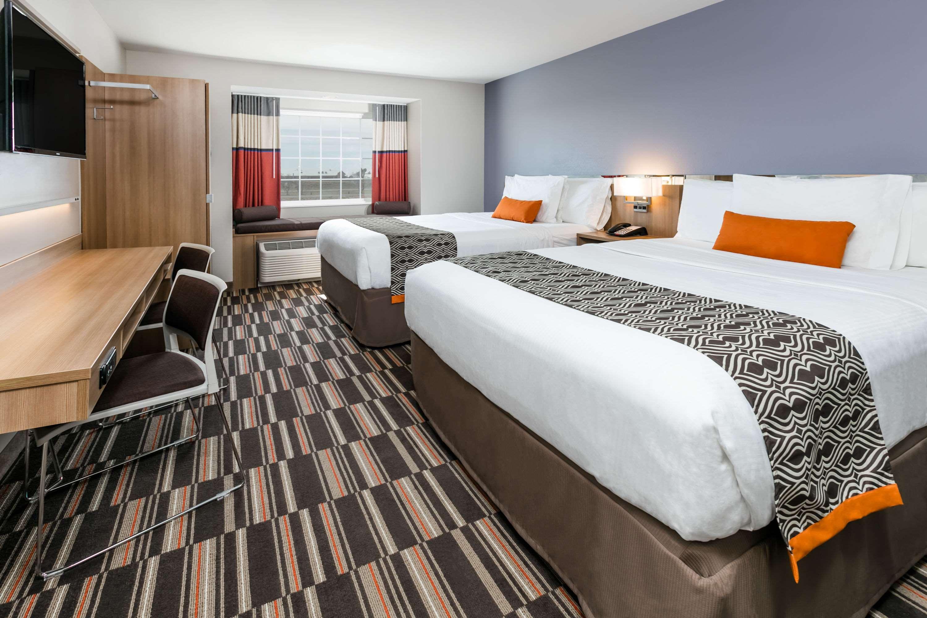 Microtel Inn and Suites by Wyndham Monahans — photo 4