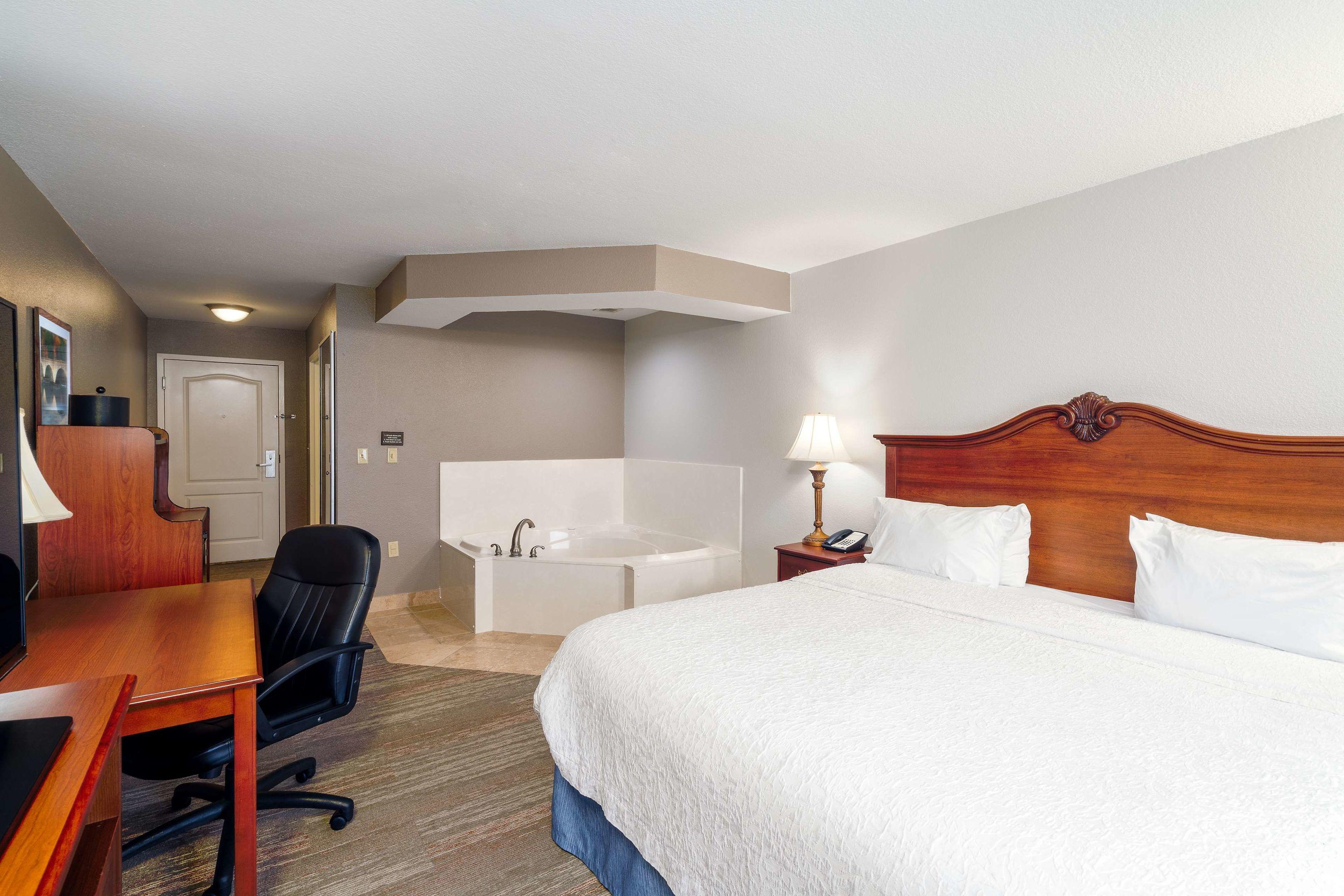 Hampton Inn London-North — photo 4