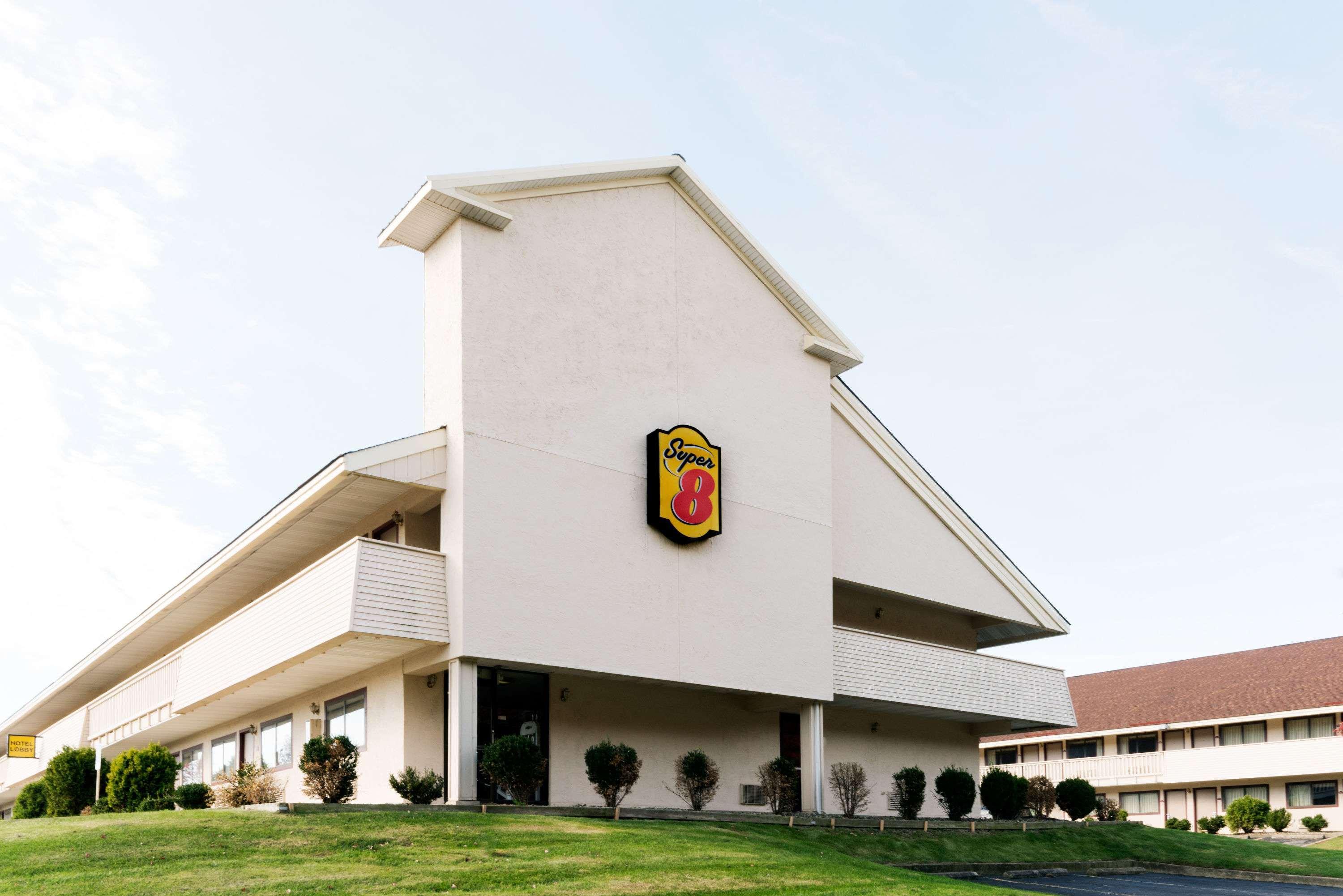 Super 8 by Wyndham Strongsville/Cleveland — photo 4