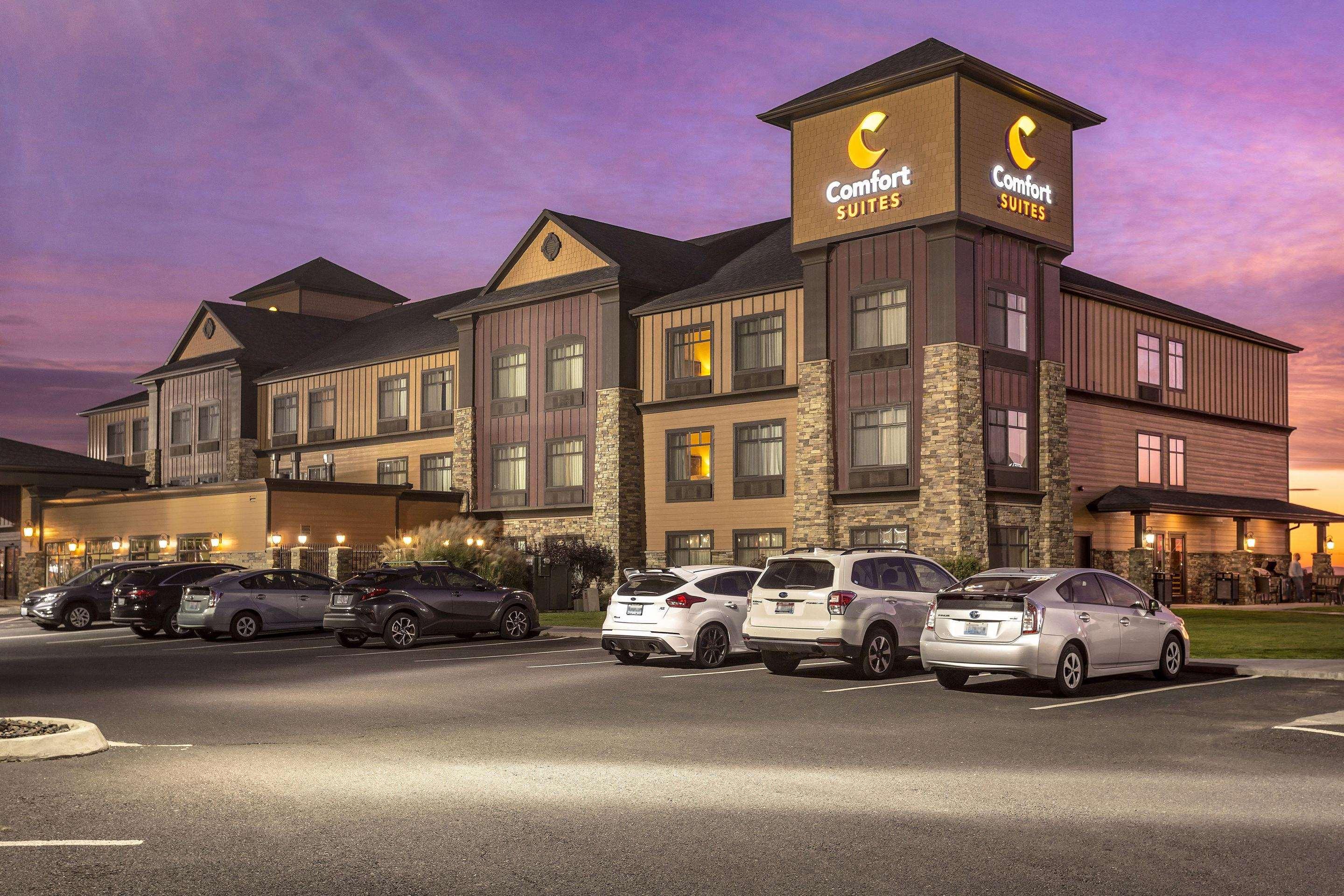 Comfort Suites — photo 3