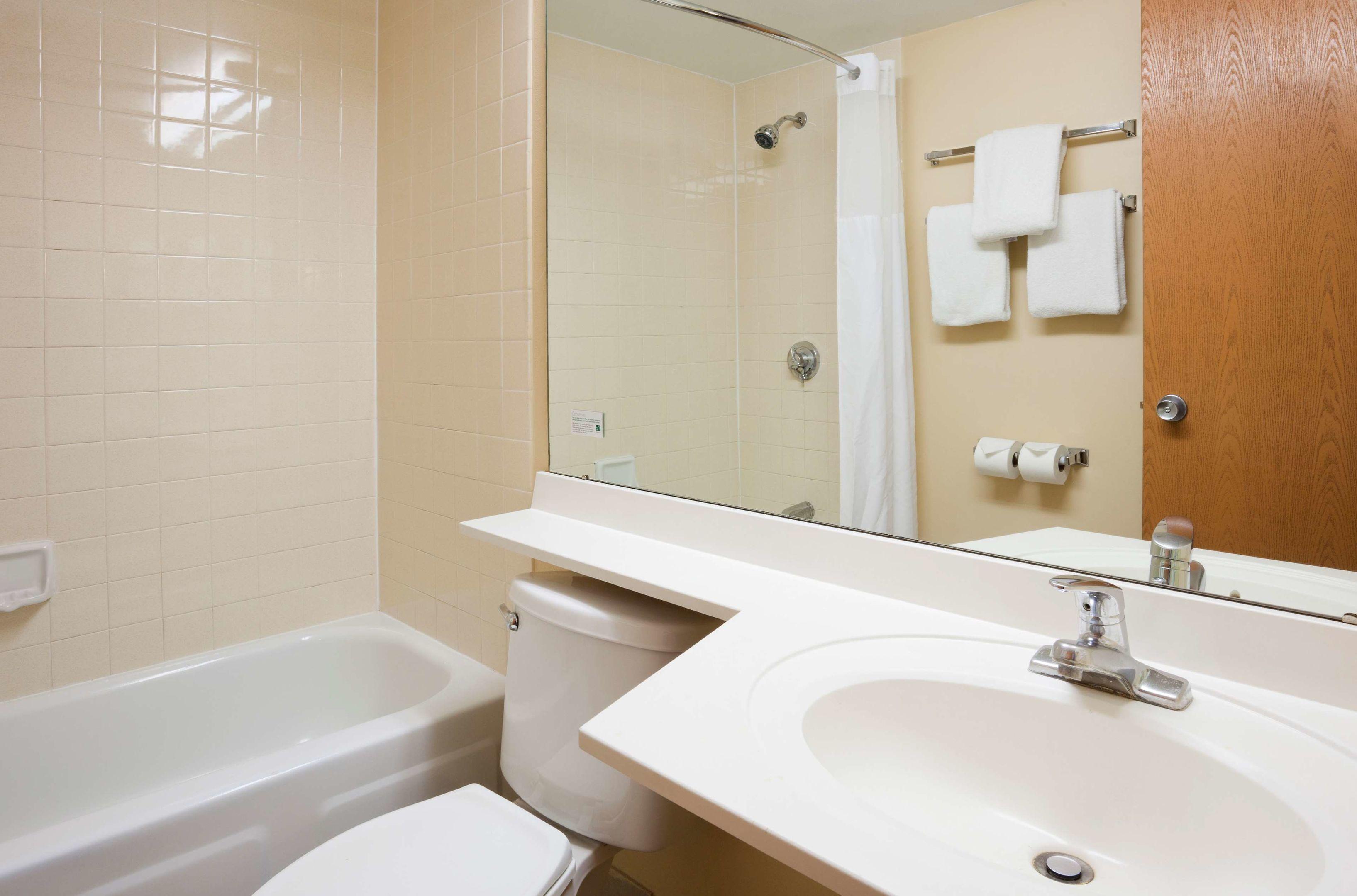 GuestHouse Inn & Suites Rochester — photo 4