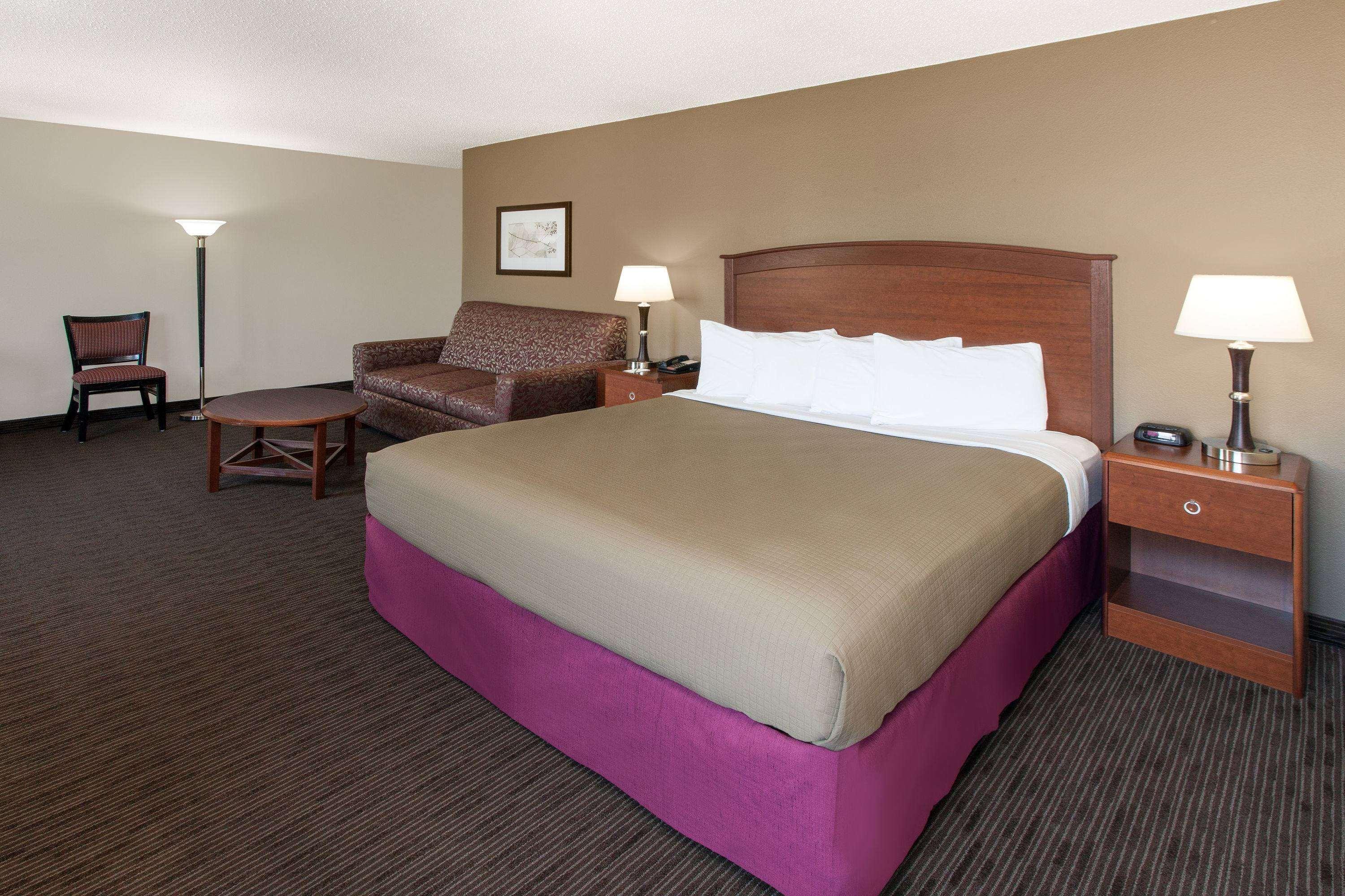 AmericInn Hotel & Suites Grundy Center — photo 5