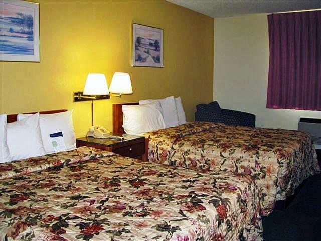 Quad City Inn — photo 4