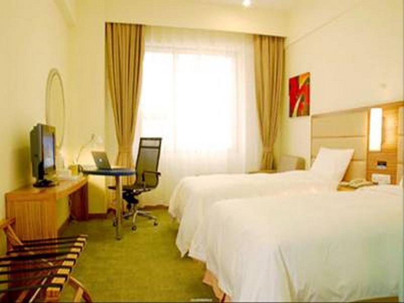 Holiday Inn Express South — photo 5