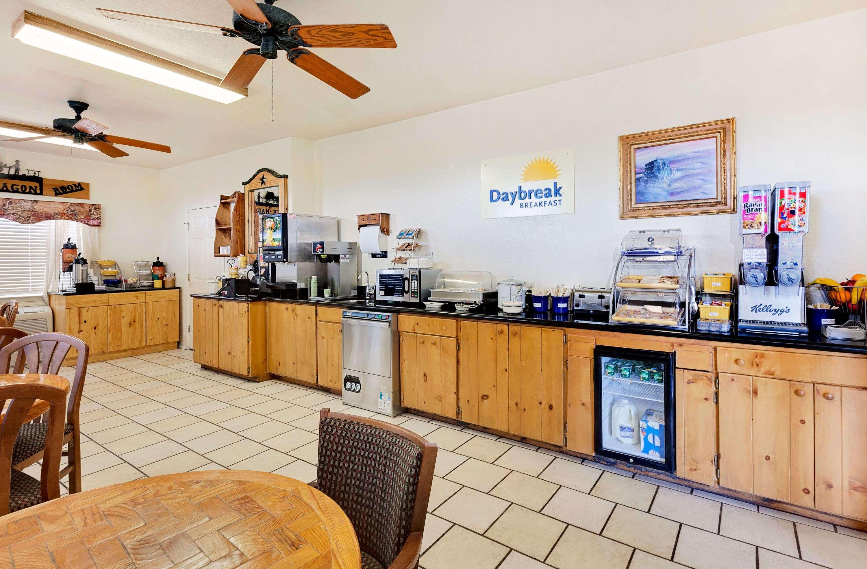 Days Inn by Wyndham San Angelo — photo 5