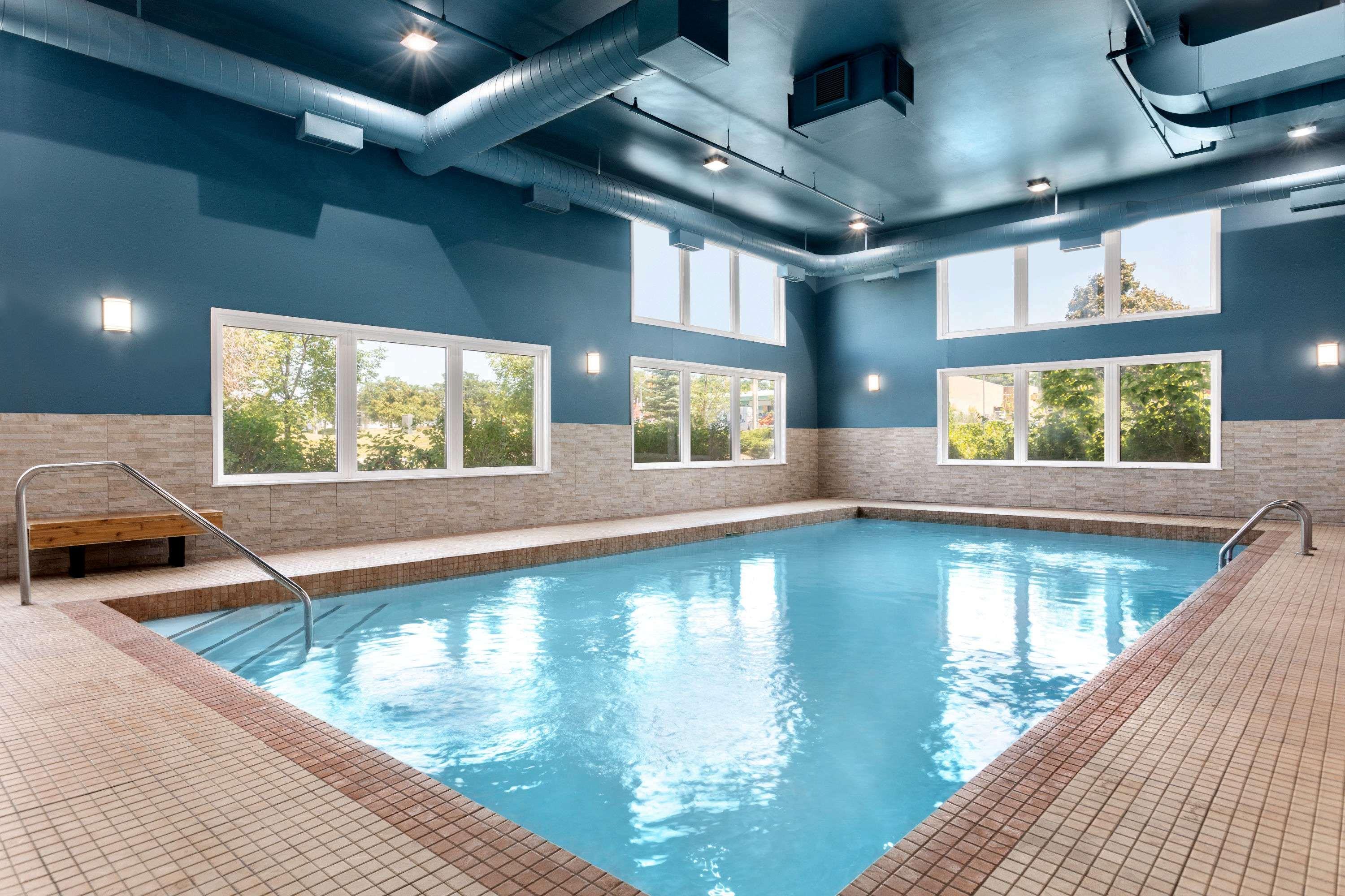 Super 8 by Wyndham Ajax/Toronto On — photo 4