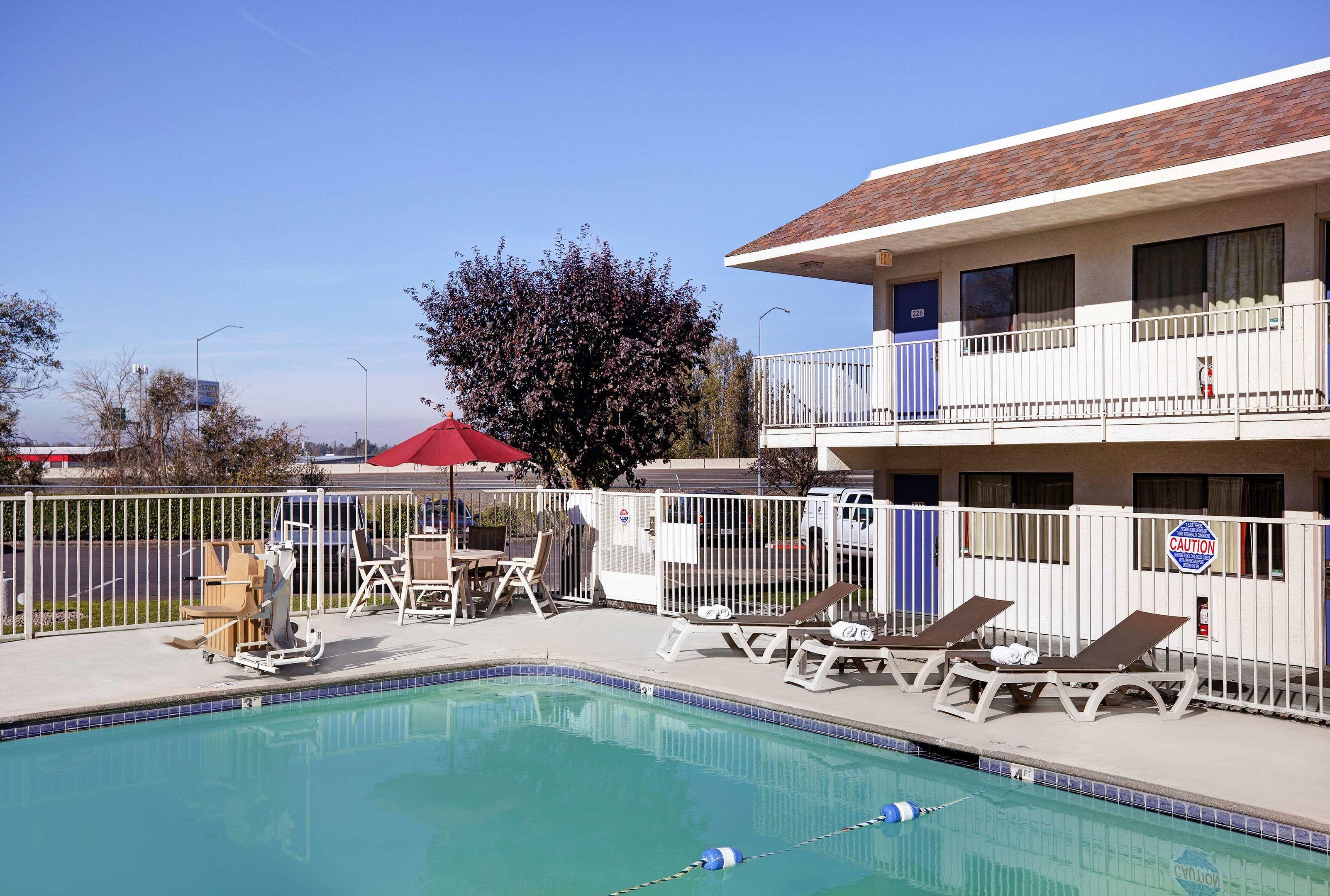 Motel 6 Portland East - Troutdale — photo 5