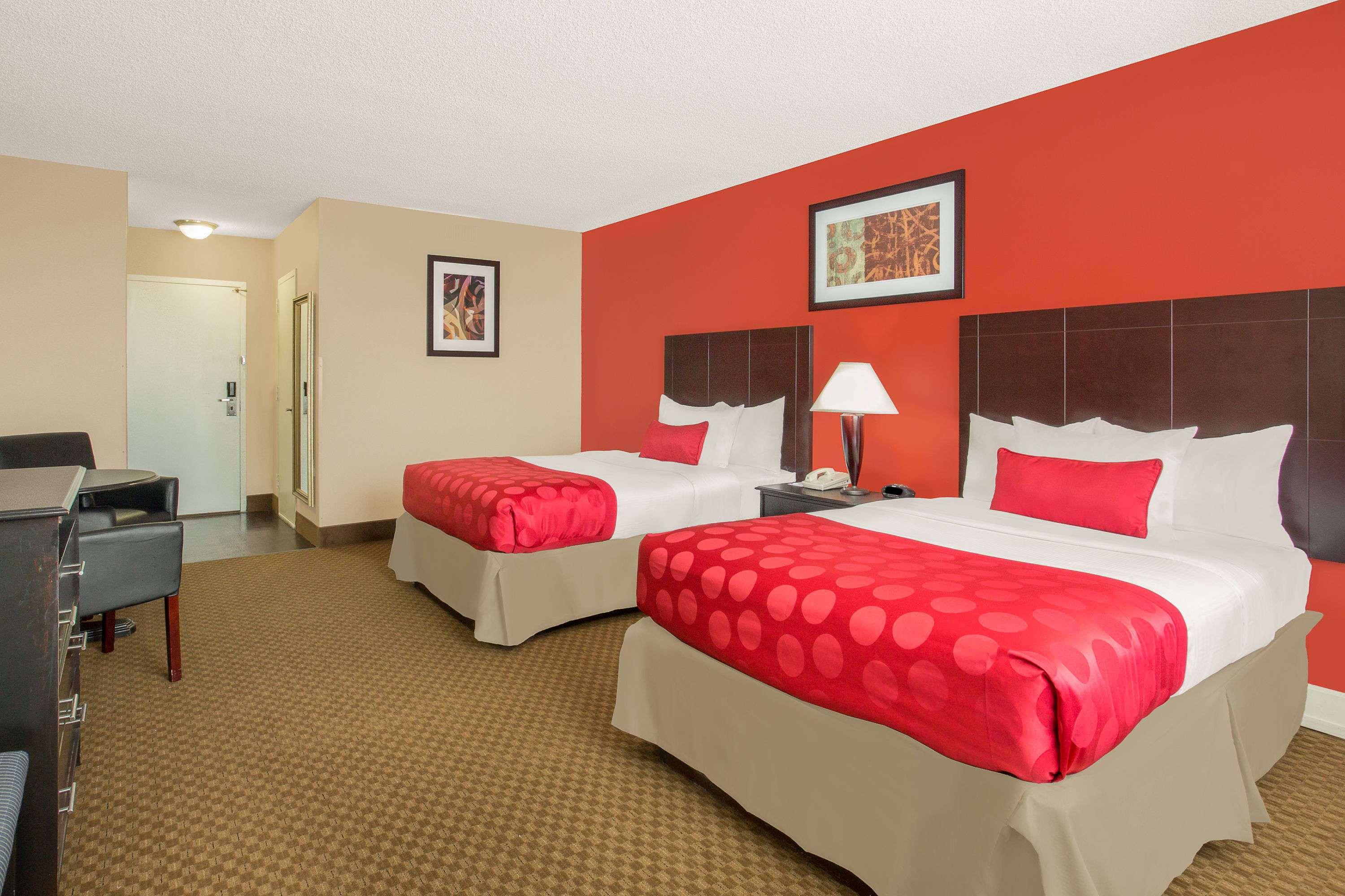 Ramada Plaza by Wyndham Fayetteville Fort Bragg Area — photo 4