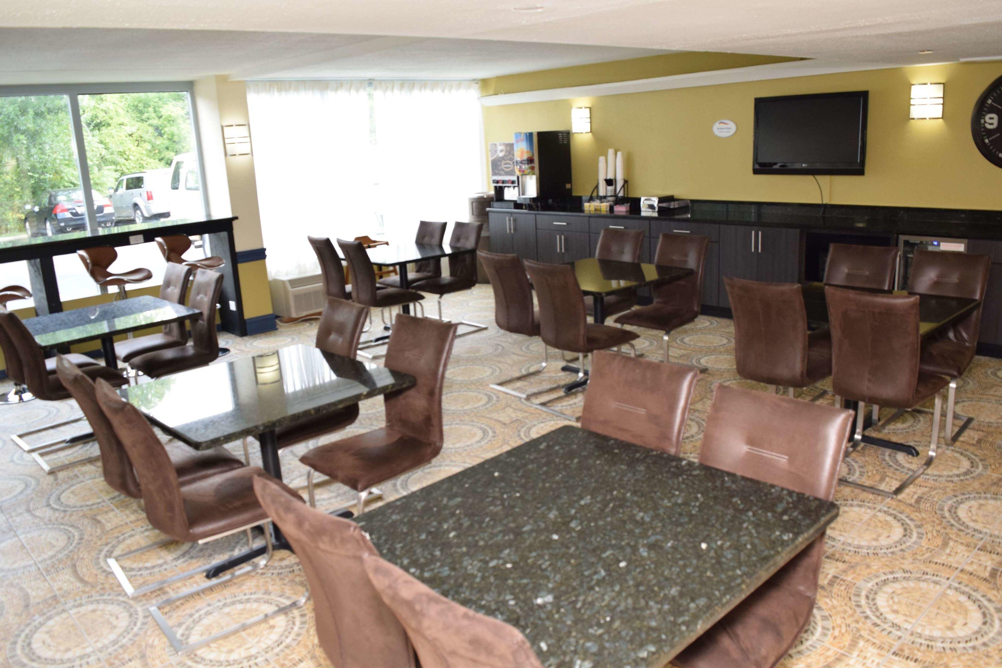 Baymont by Wyndham Addison — photo 4