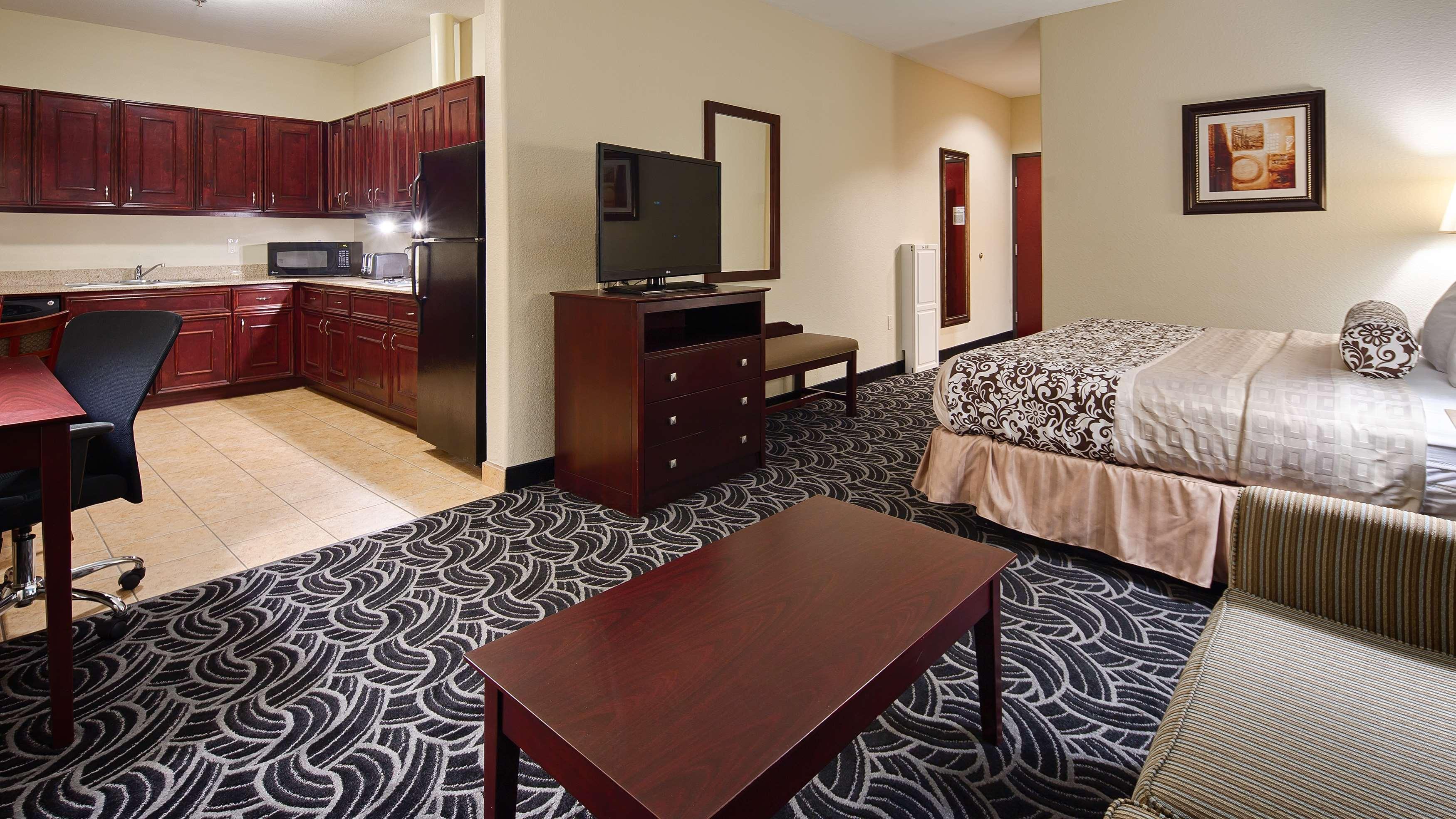 Best Western Plus Katy Inn & Suites — photo 5