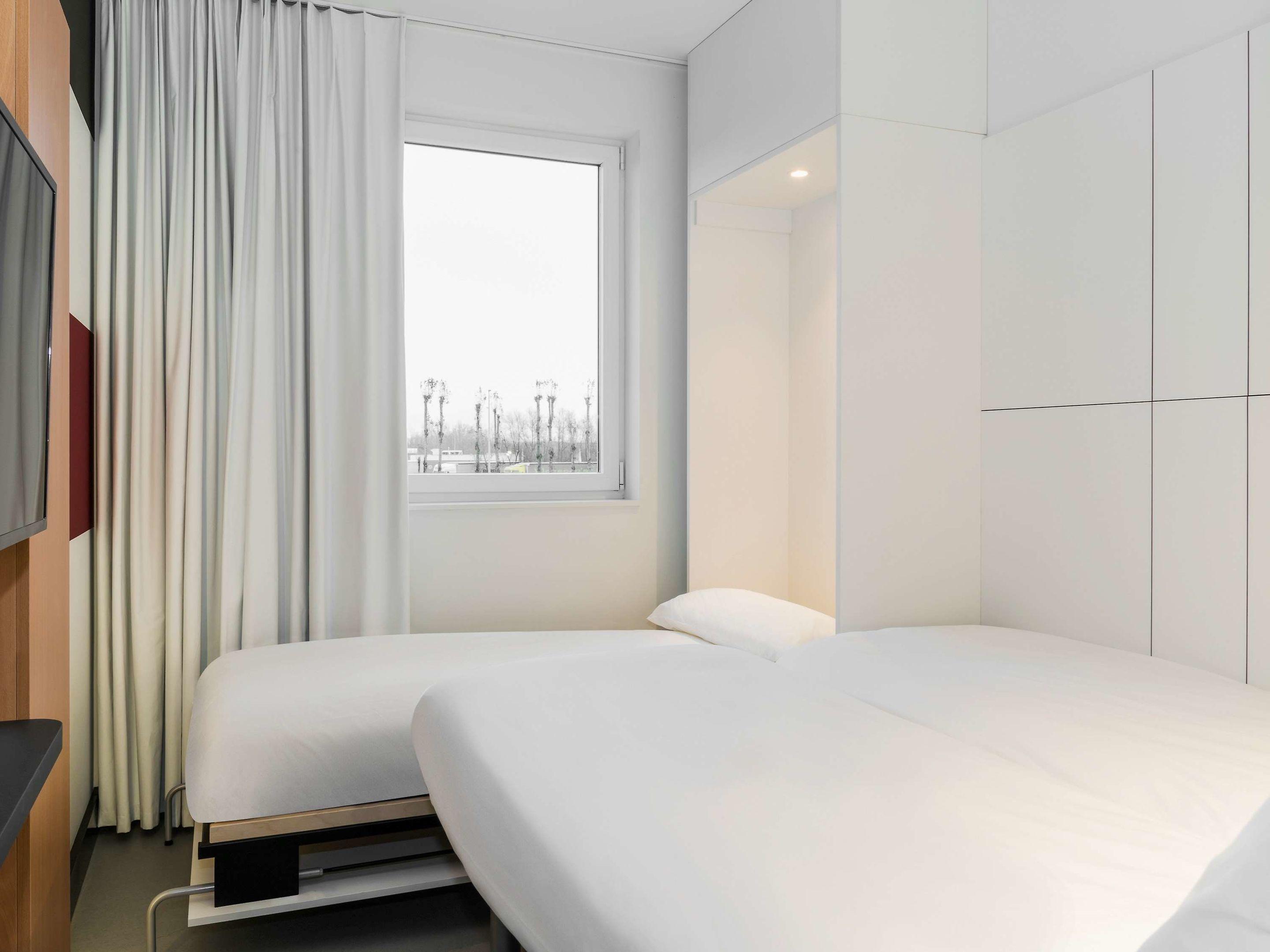 Ibis Budget Oostende Airport — photo 5