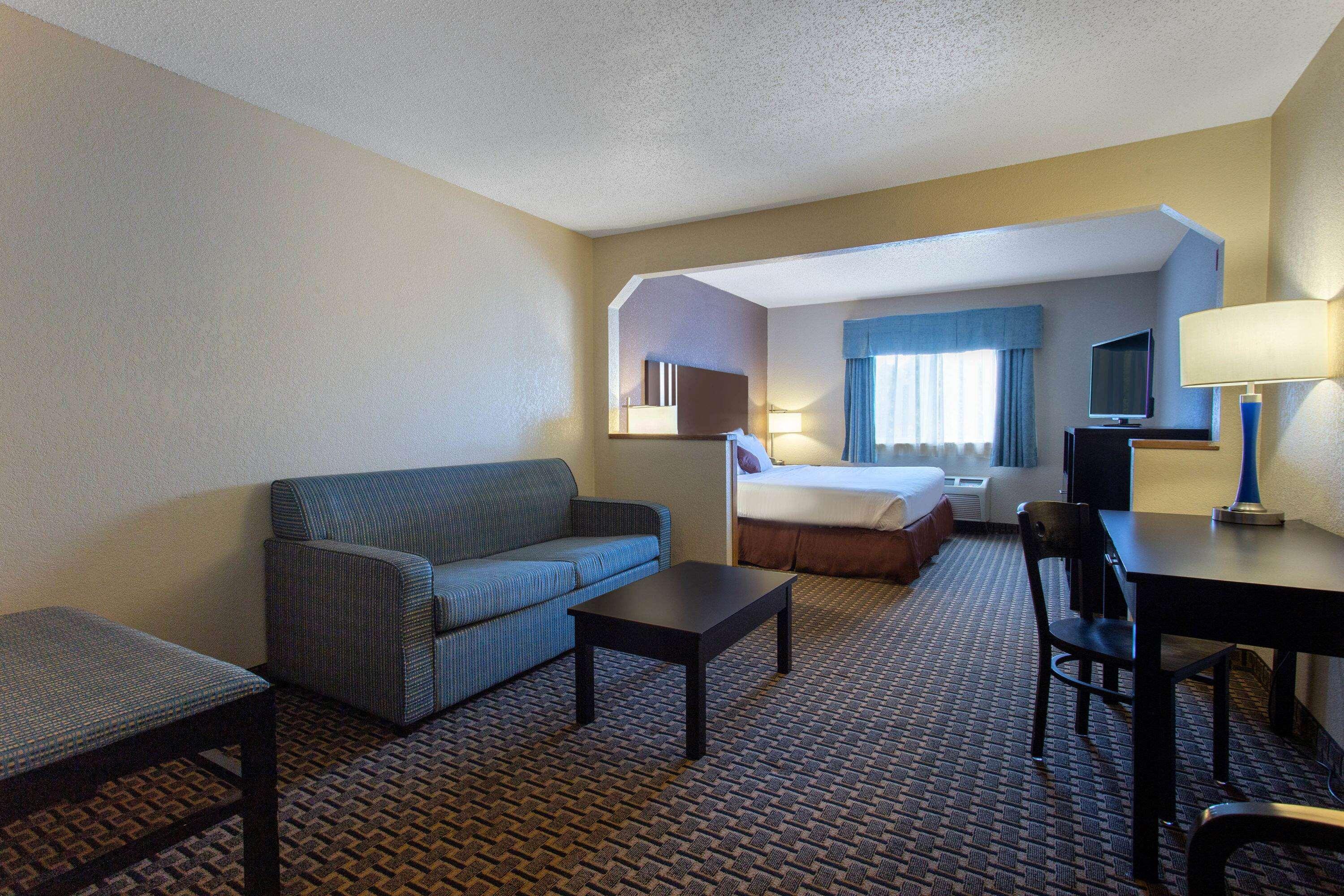 Ramada Glendale Heights/Lombard — photo 4