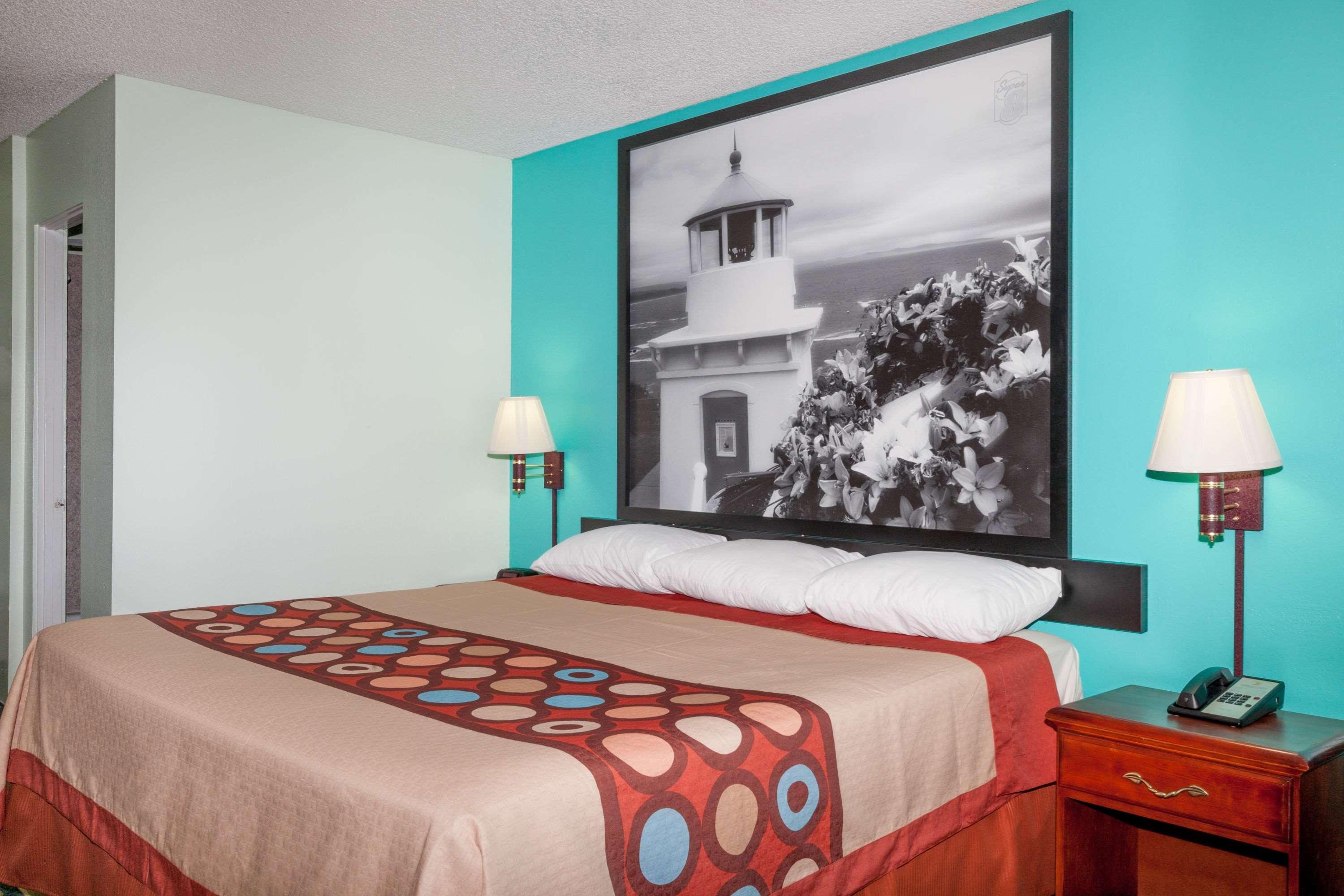 Super 8 by Wyndham Yreka — photo 4