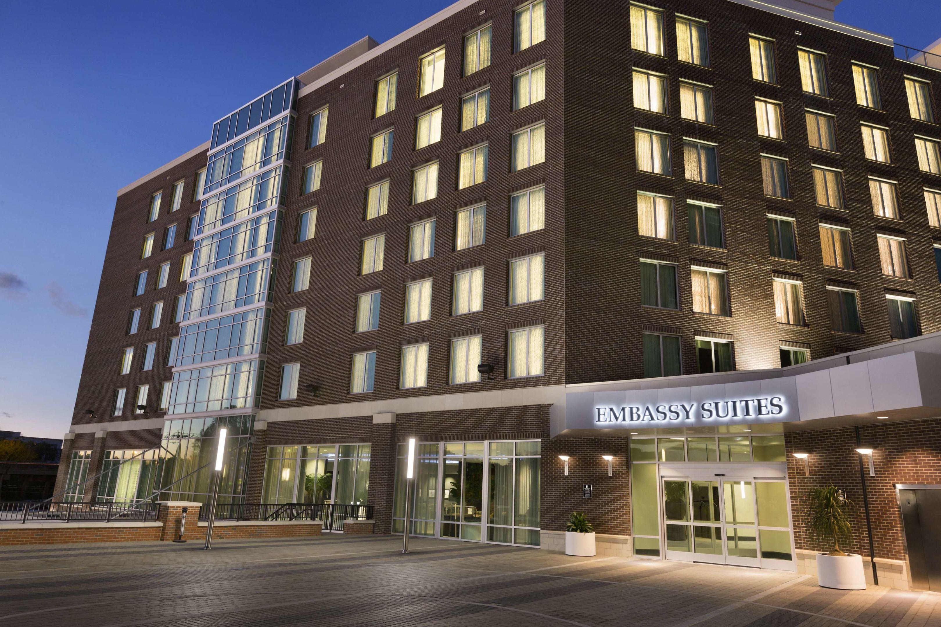 Embassy Suites by Hilton Greenville Downtown Riverplace — photo 4
