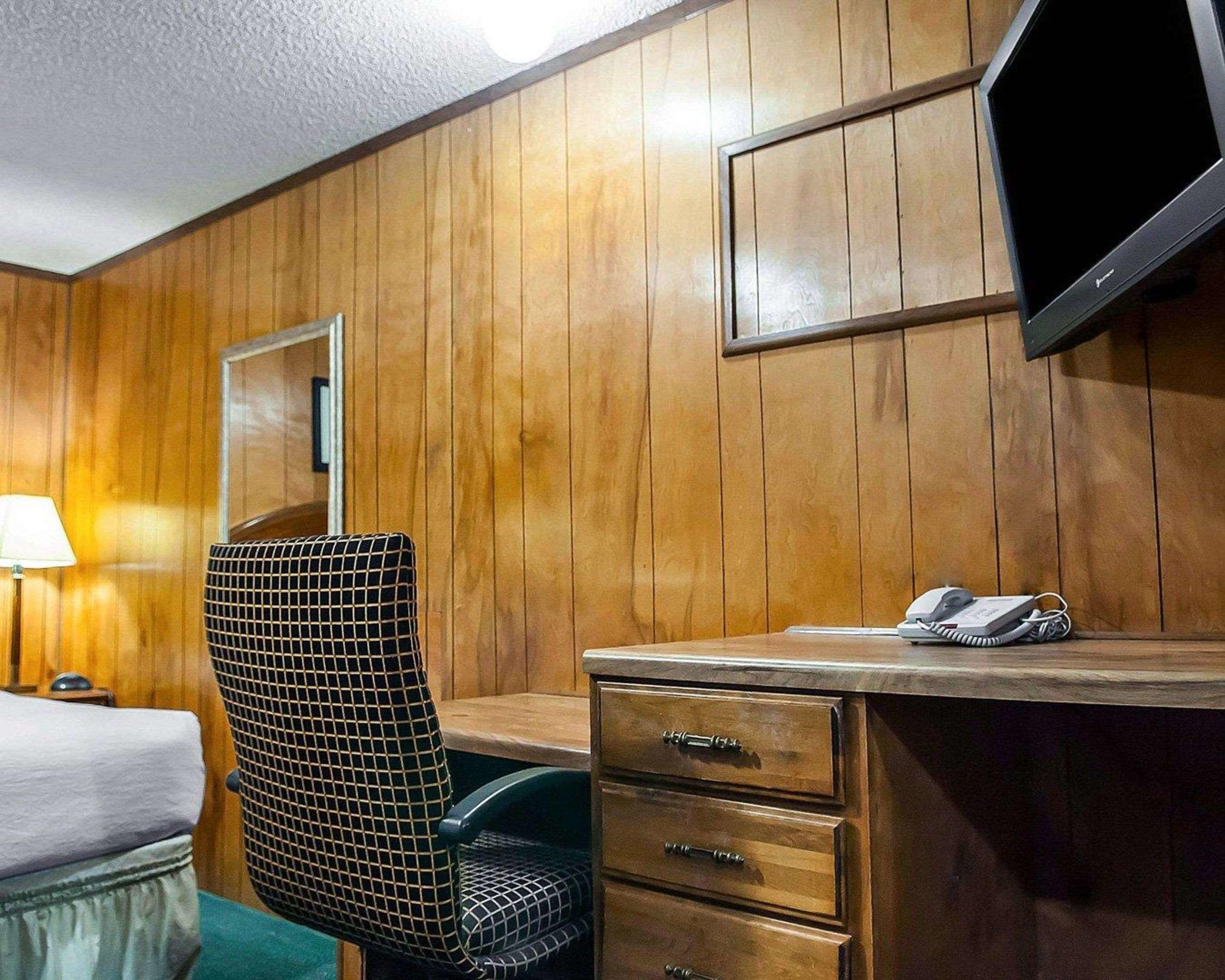 Rodeway Inn — photo 3