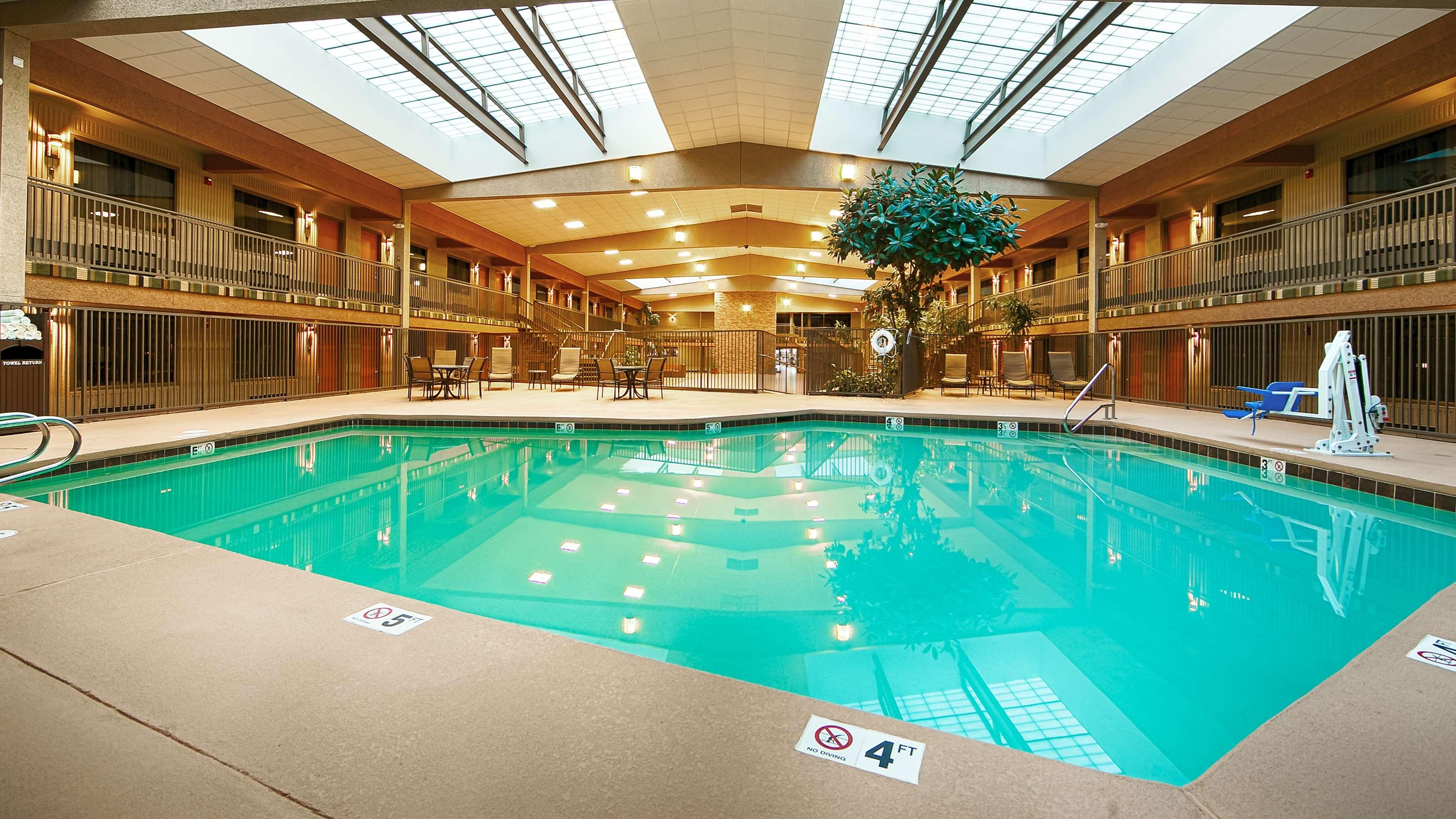 Best Western Plus Raton Hotel — photo 4