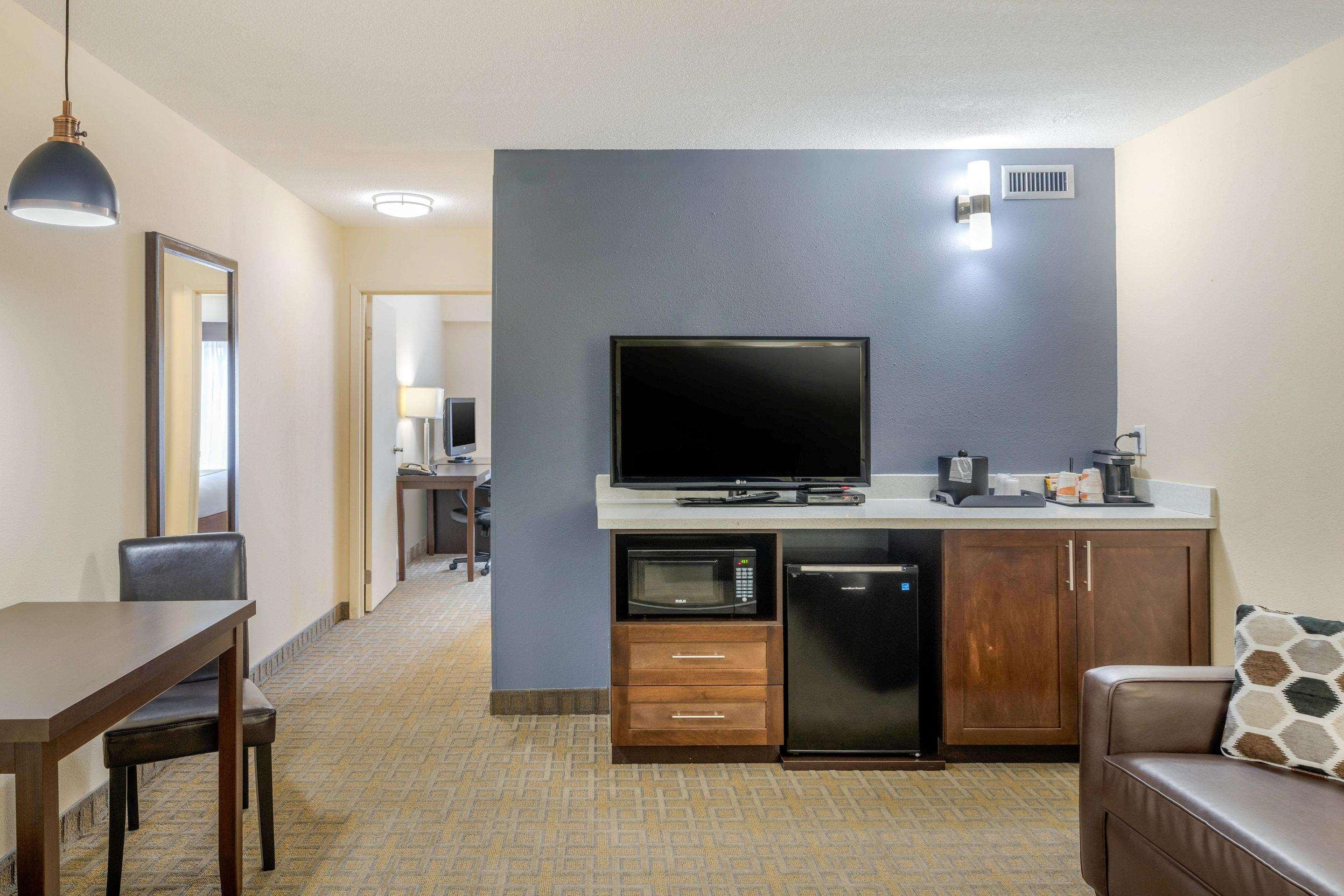 Quality Inn & Suites — photo 5